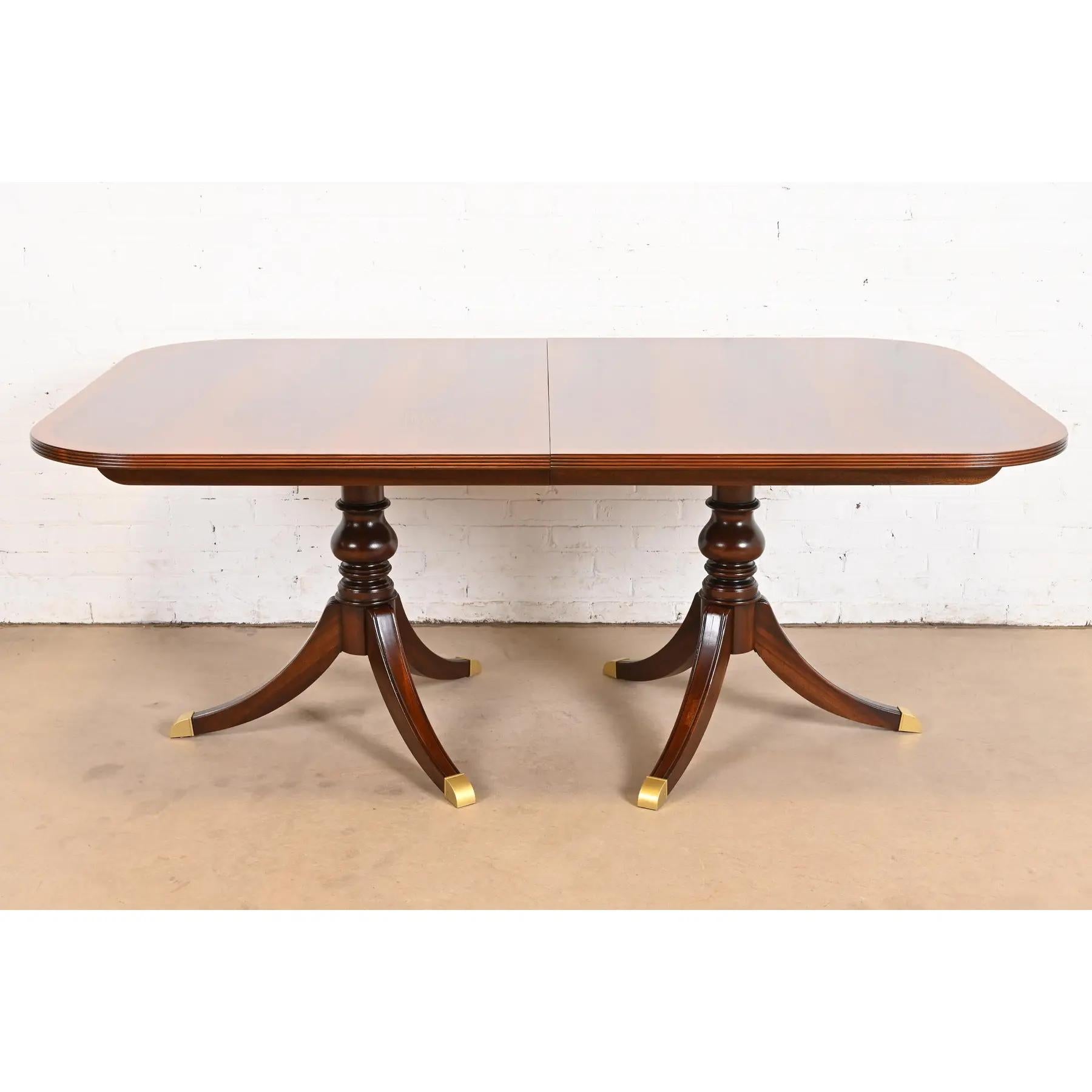 Georgian Banded Flame Mahogany Double Pedestal Dining Table, Refinished For Sale 2