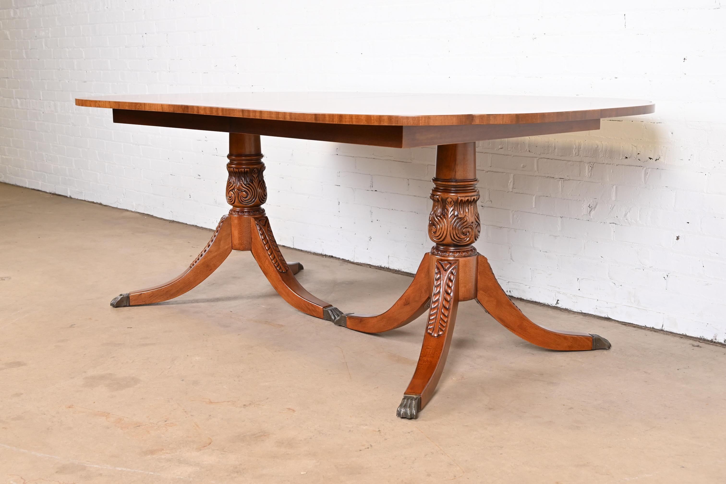 Georgian Banded Mahogany Double Pedestal Dining Table Attributed to Henredon 7