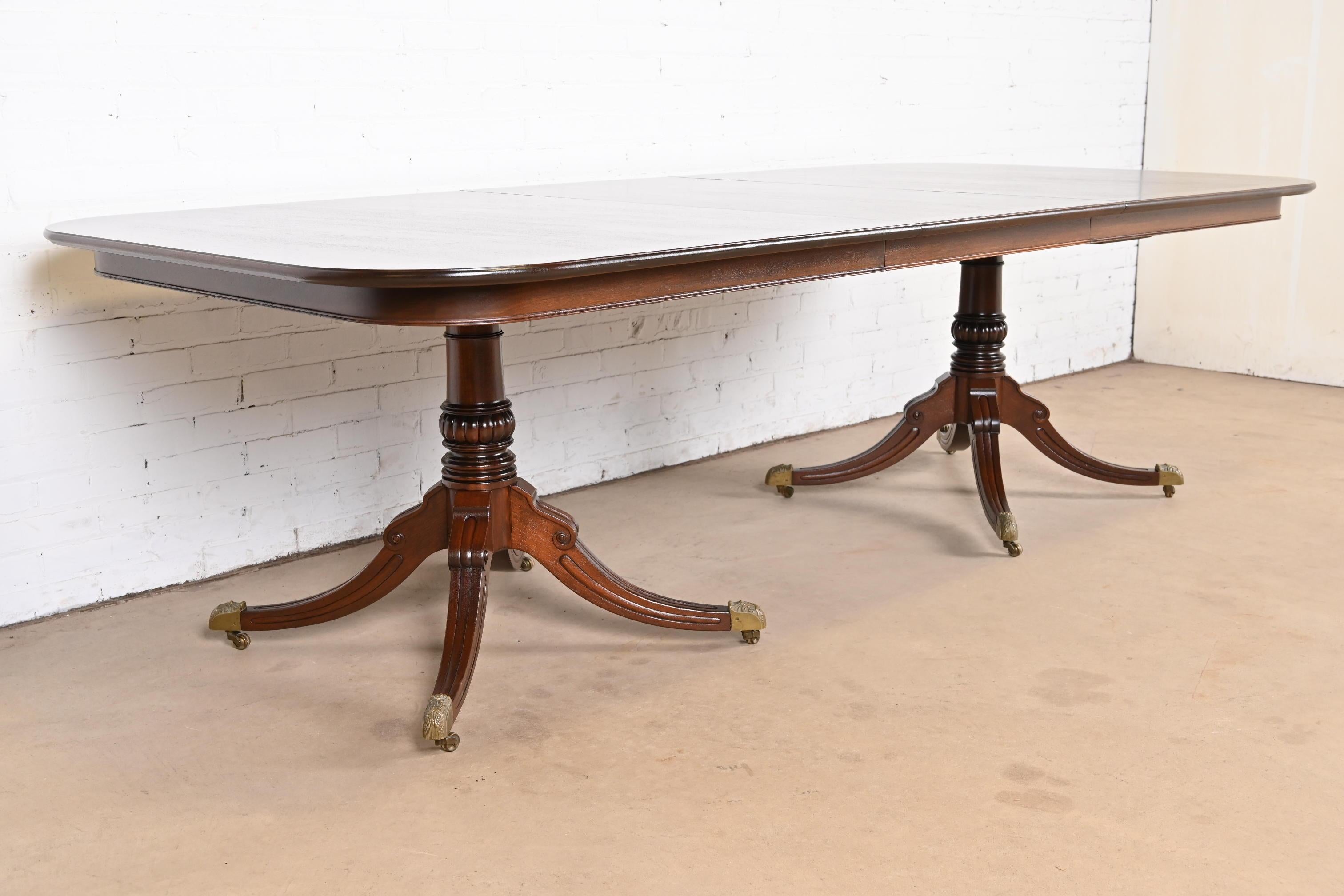 Georgian Banded Mahogany Double Pedestal Dining Table, Newly Refinished For Sale 1