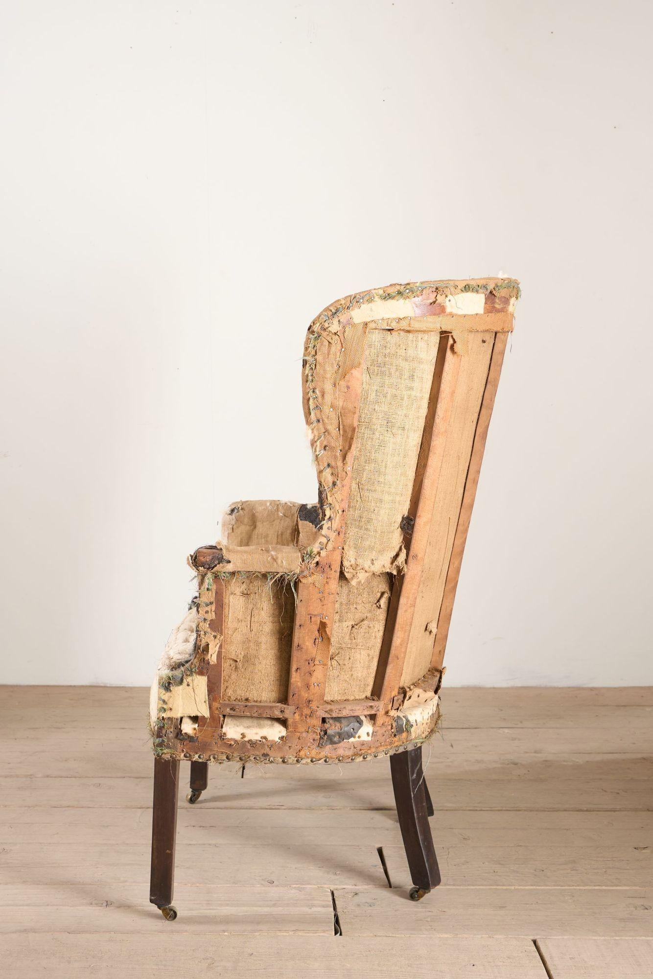 Sillón georgiano con respaldo de barril siglo XIX en venta