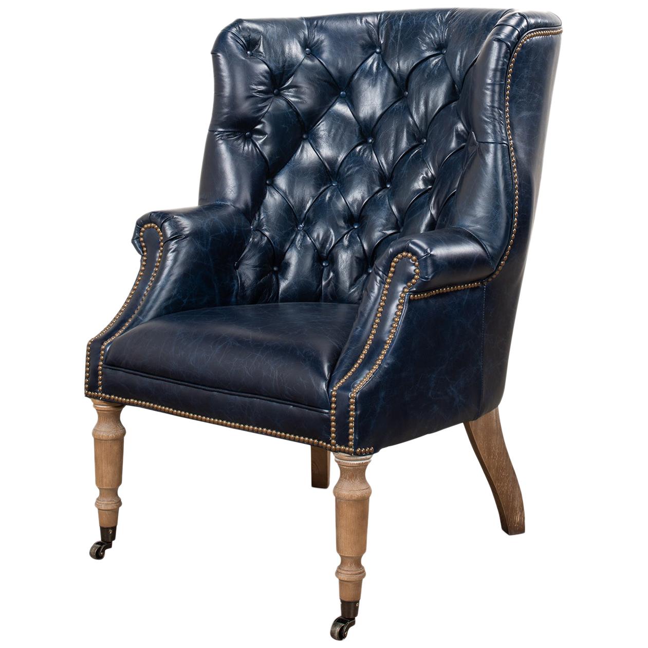 Fauteuil géorgien à dossier en forme de tonneau, bleu château