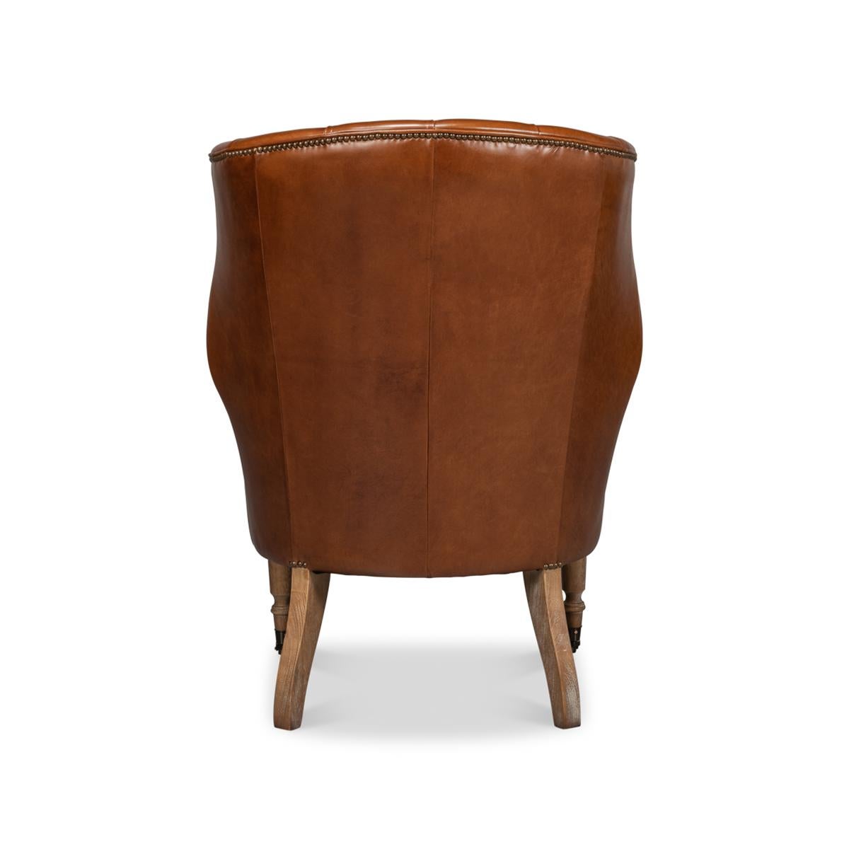 Asiatique Chaise longue géorgienne à dossier en tonneau en vente