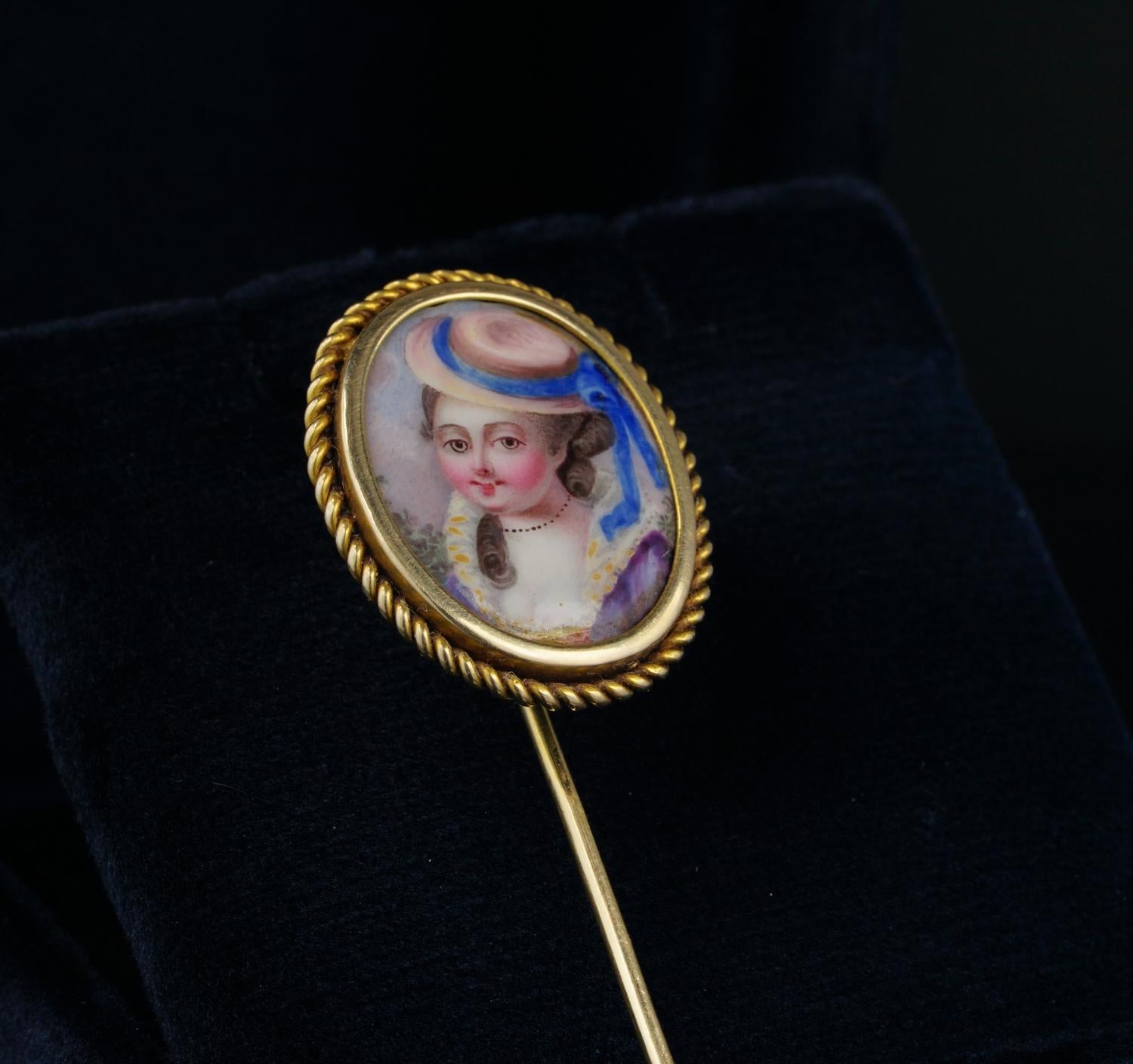Georgian Beautiful Lady Portrait Miniature 16 Karat Rare Stick Pin In Good Condition For Sale In Napoli, IT