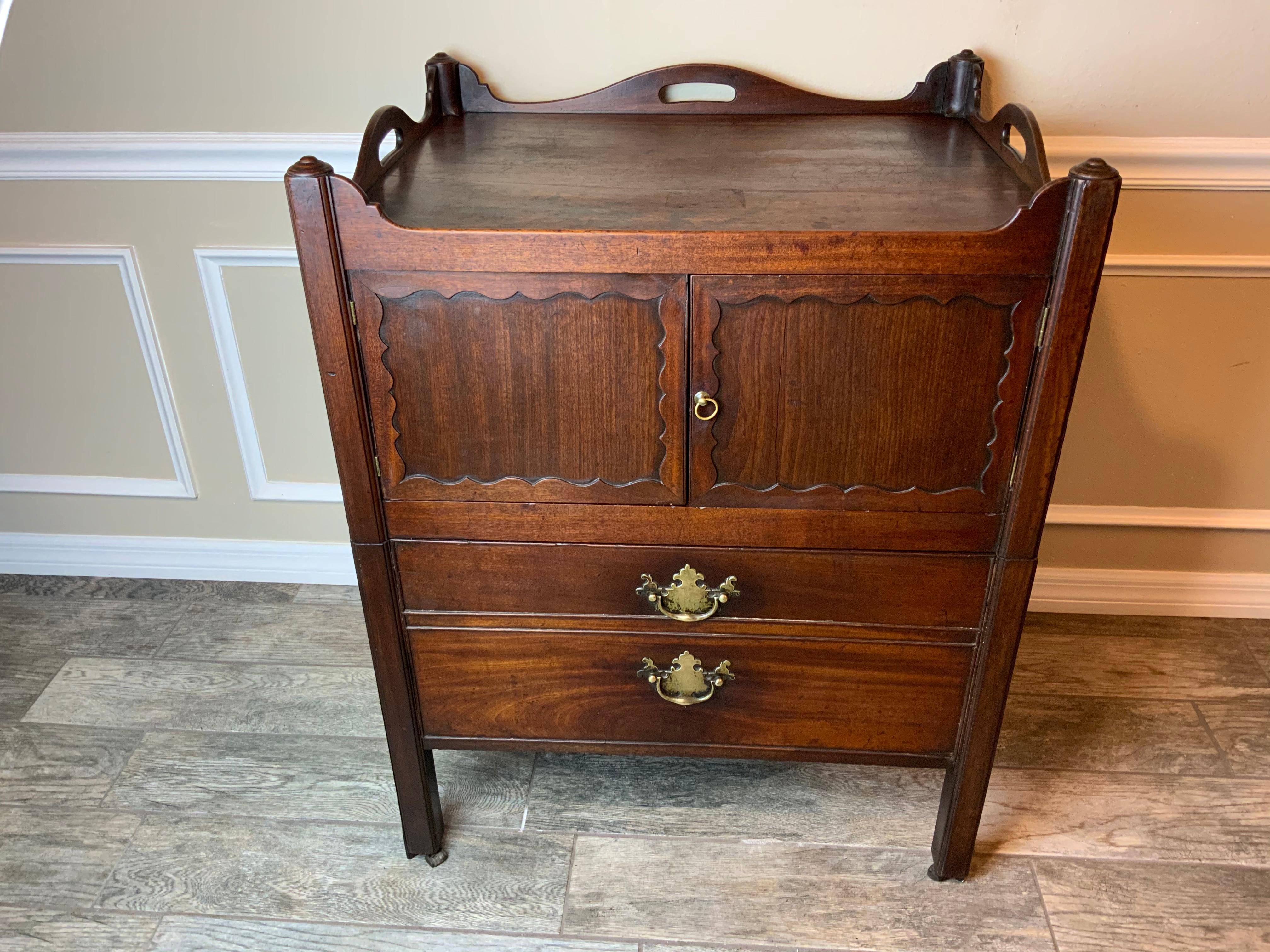 Georgian Bedside Table / Commode 2