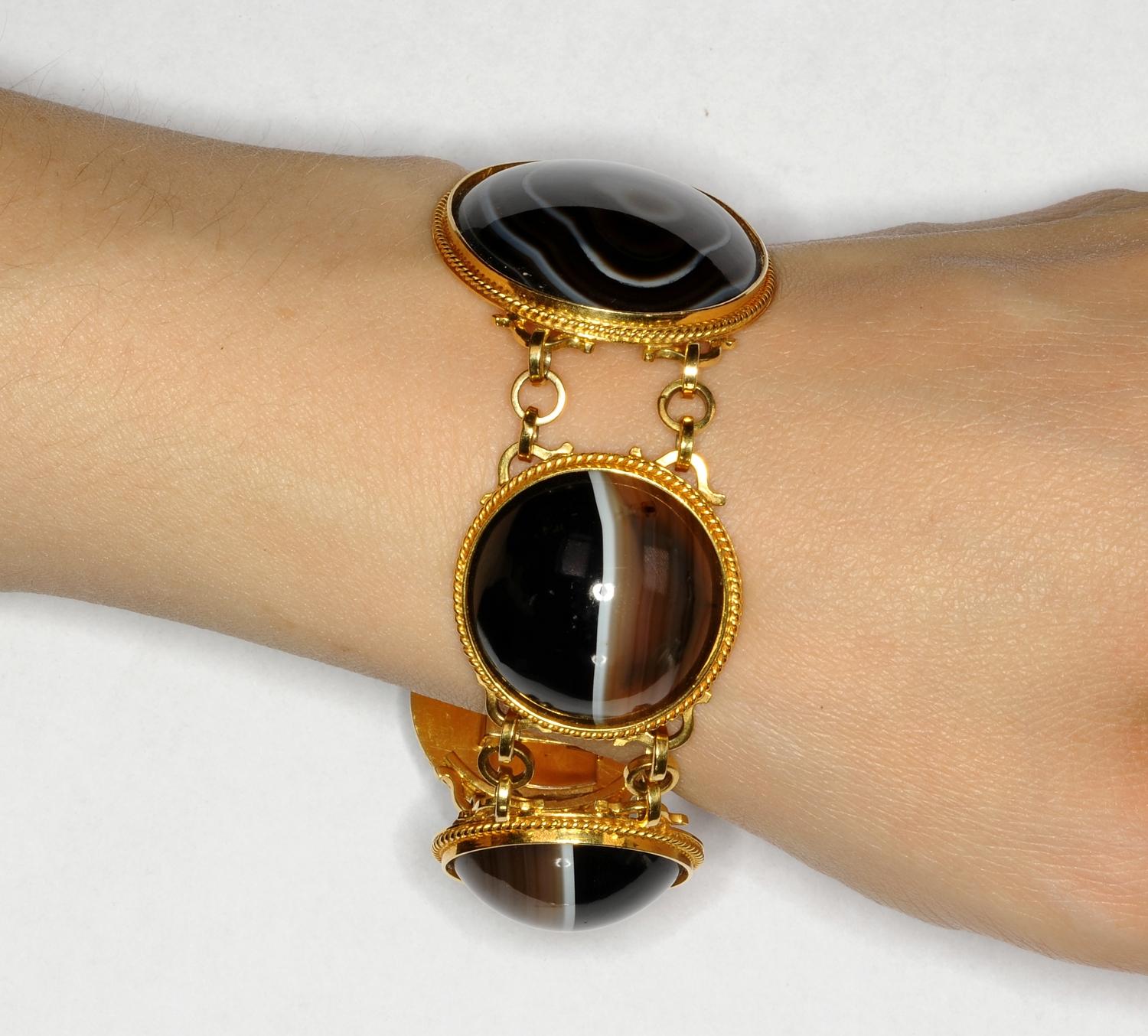 Bracelet géorgien en agate noire à bandes en or 18 carats Bon état - En vente à Napoli, IT