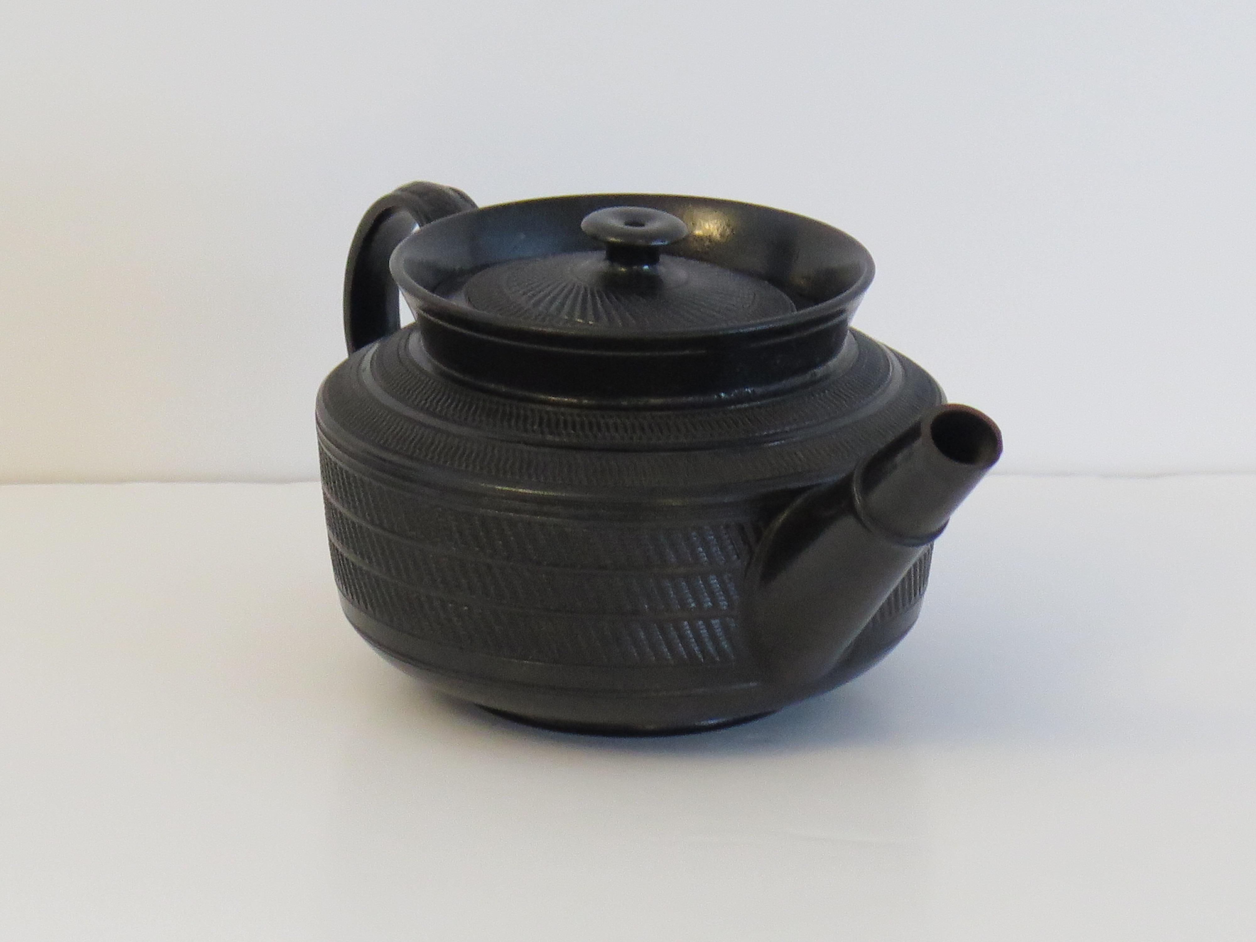 19th Century Georgian Black Basalt Teapot & Cover Engine Turned Decoration, English Ca 1825 For Sale