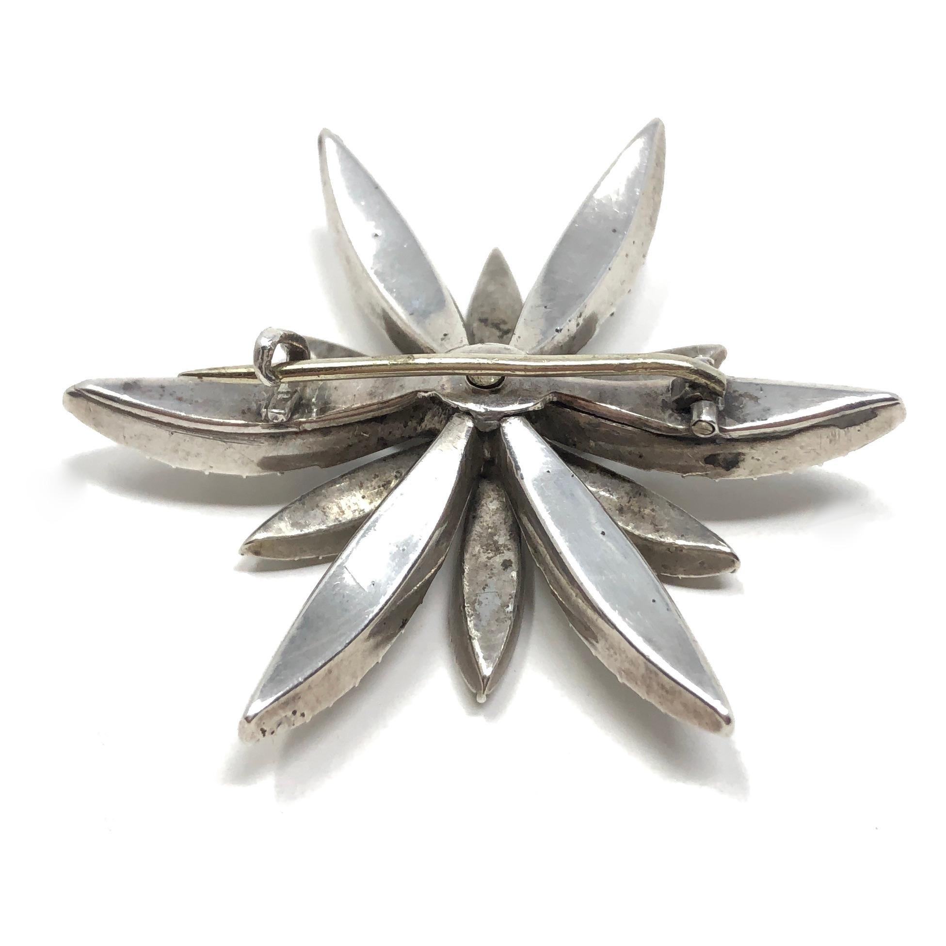 Georgian Black Dot Paste and Silver Antique Spinning Flower Brooch For Sale 3