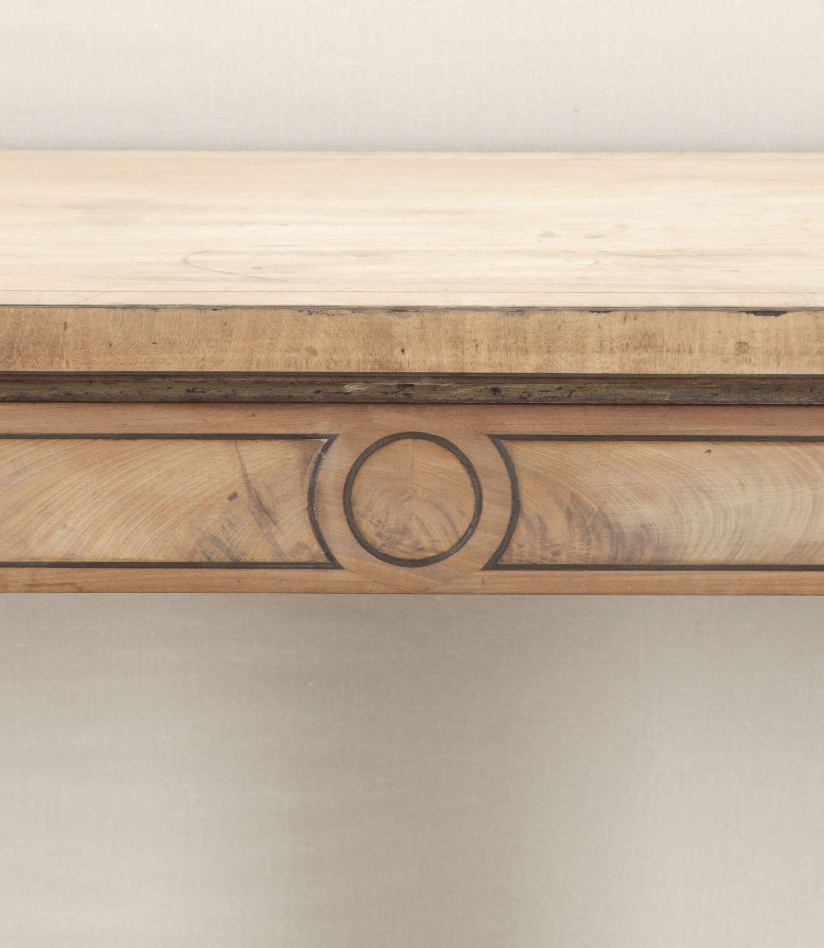 Consola Georgiana de Caoba Blanqueada Blanqueado en venta
