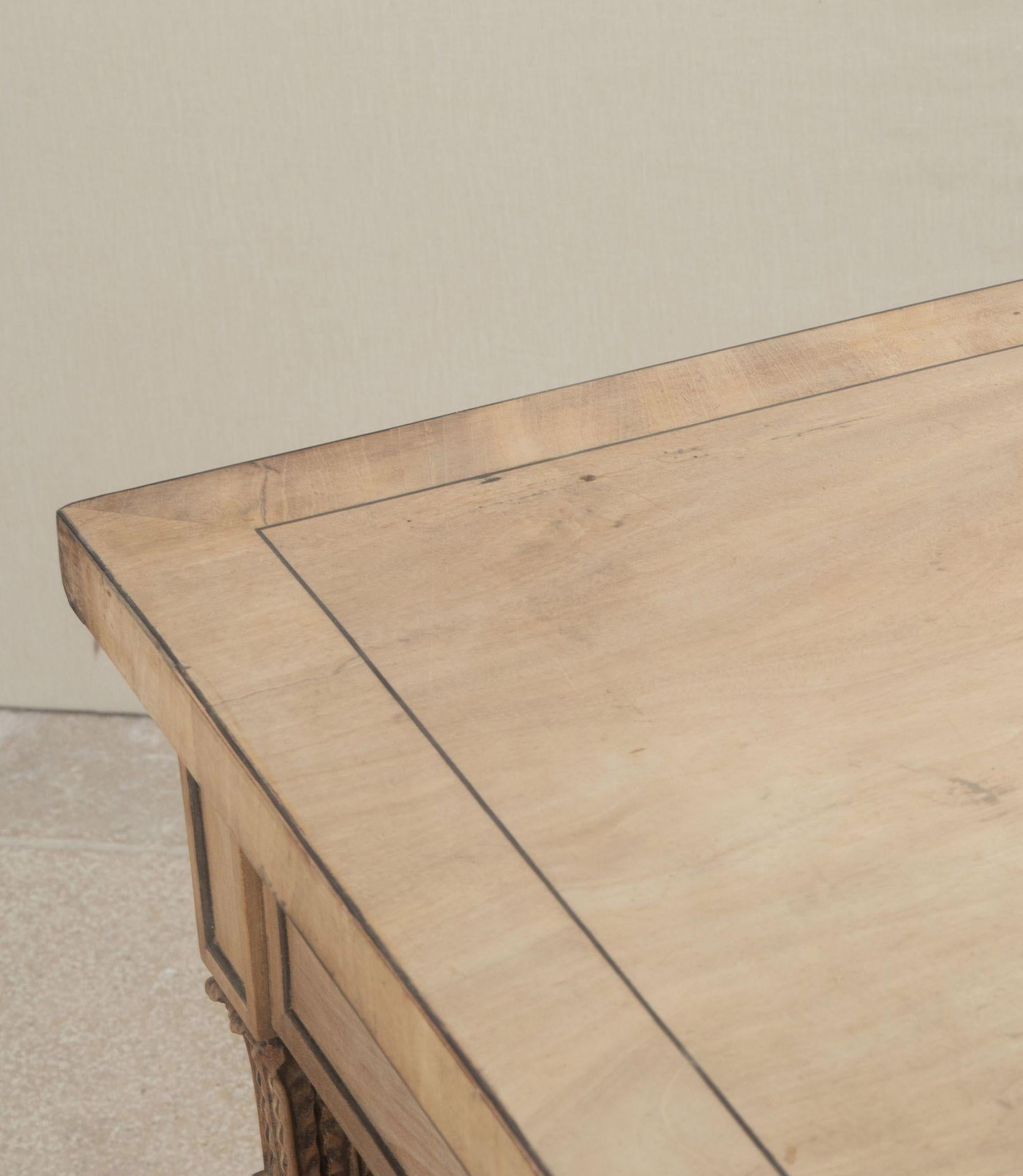 Consola Georgiana de Caoba Blanqueada en venta 1