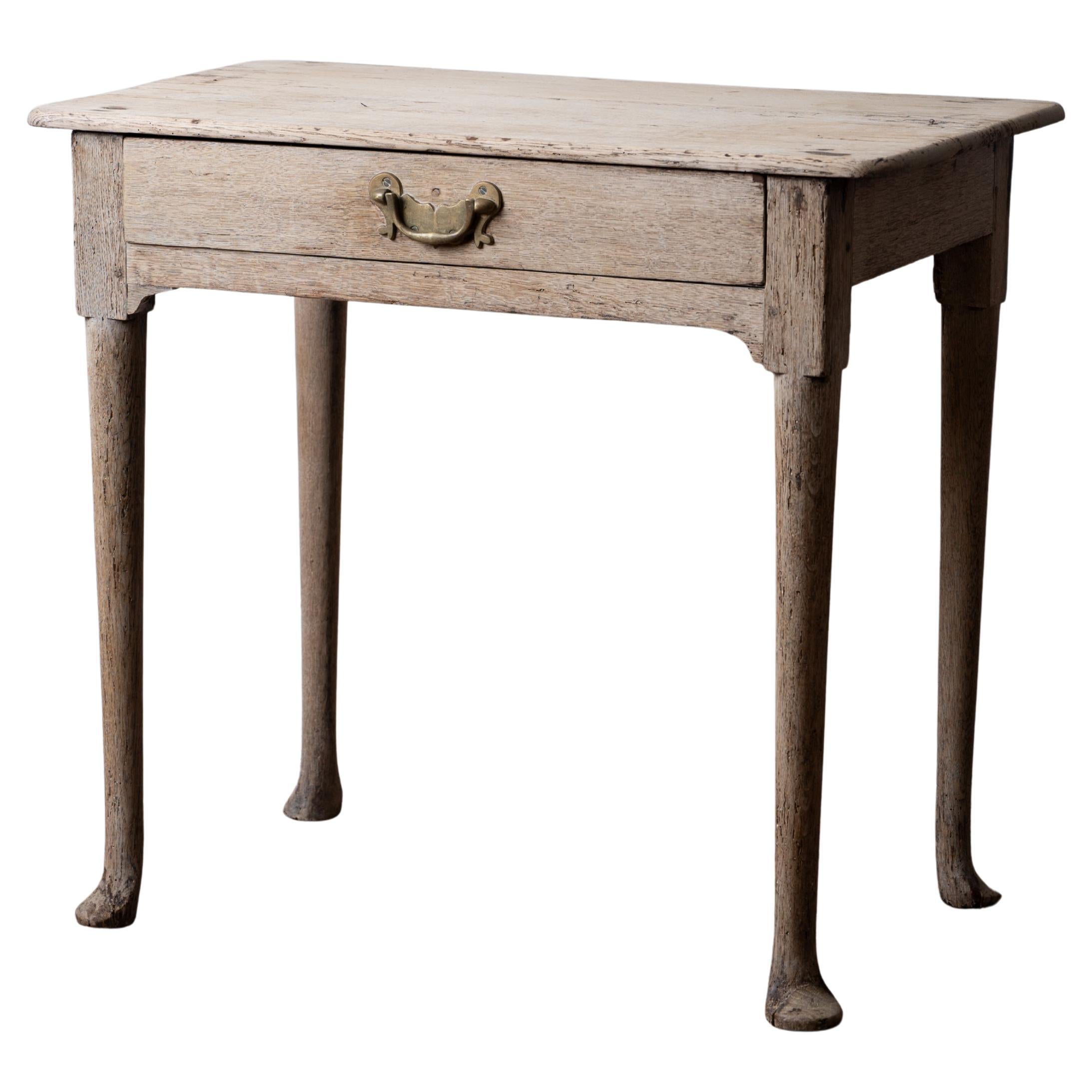Buffet bas géorgien en Oak Oak blanchi, 18e siècle en vente