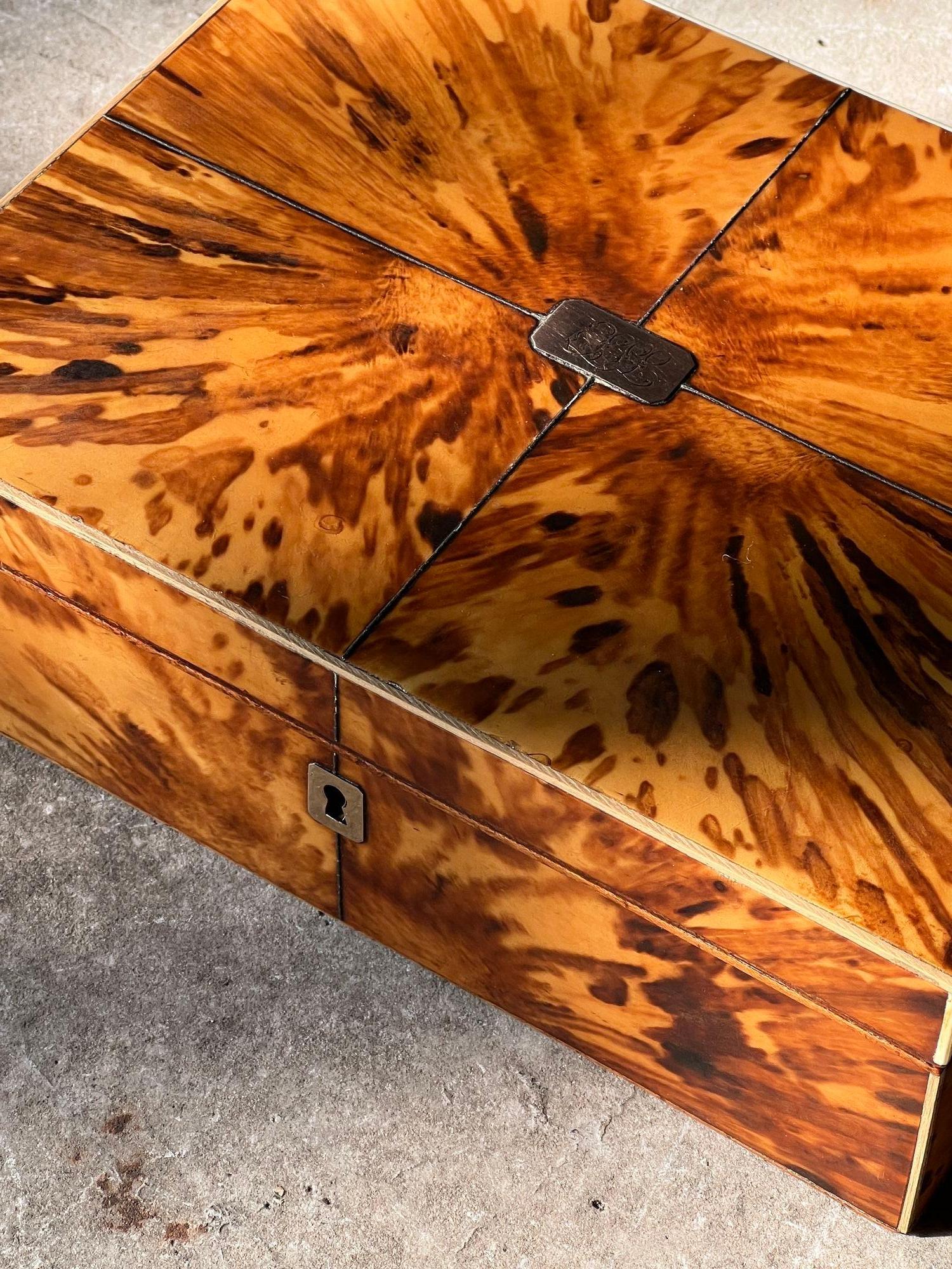 Georgian Blonde Tortoiseshell Box In Fair Condition In Grange-Over-Sands, GB