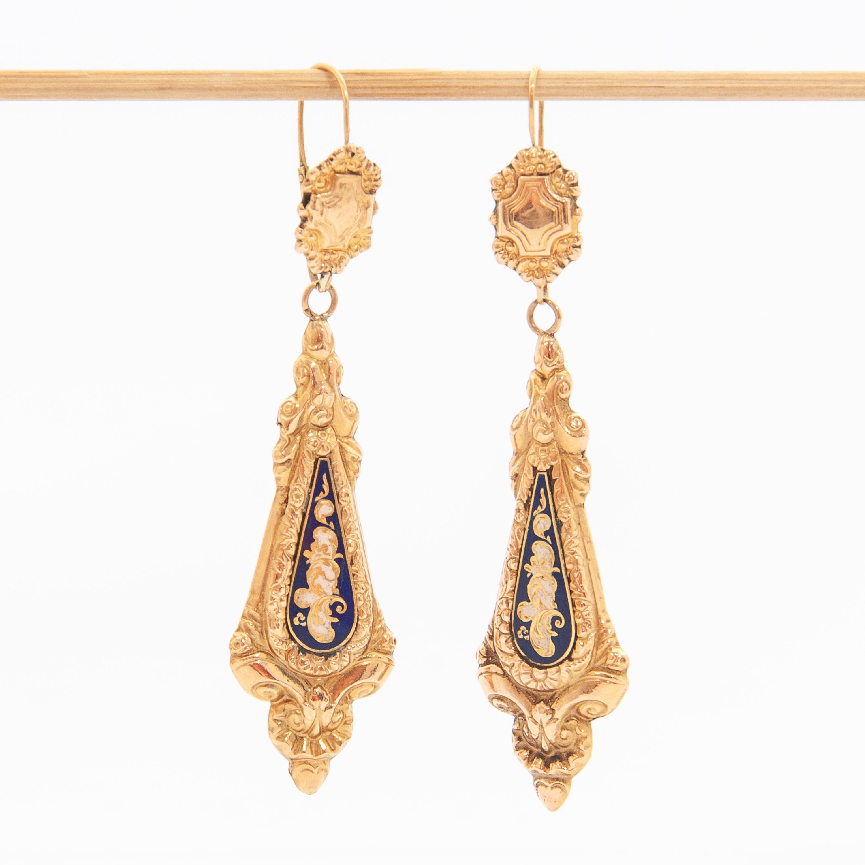 Women's Antique Georgian 14K Gold Enamel Repoussé Dangle Earrings For Sale
