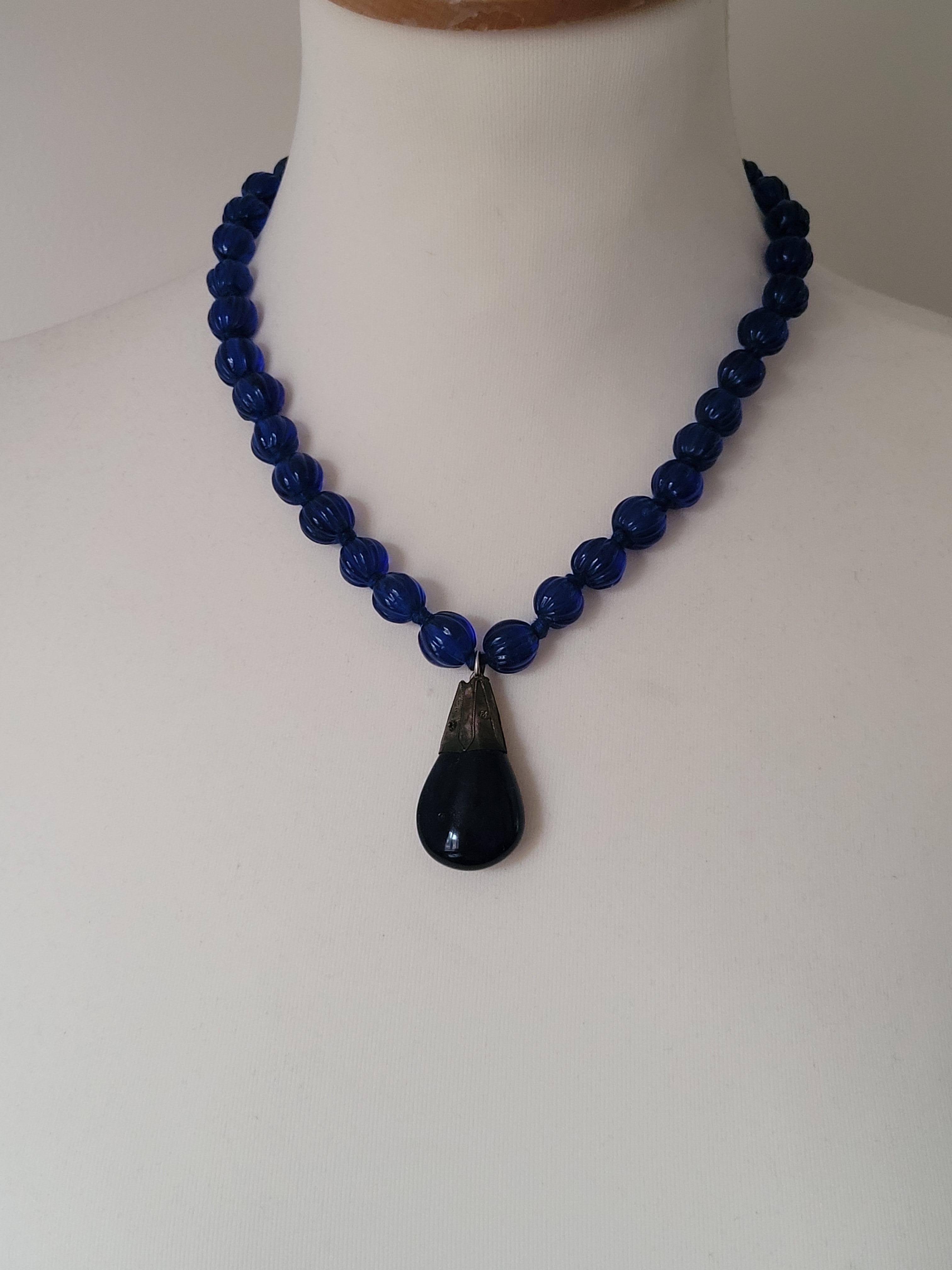 Georgian Blue glass beads necklace with pendant In Excellent Condition For Sale In Boston, Lincolnshire