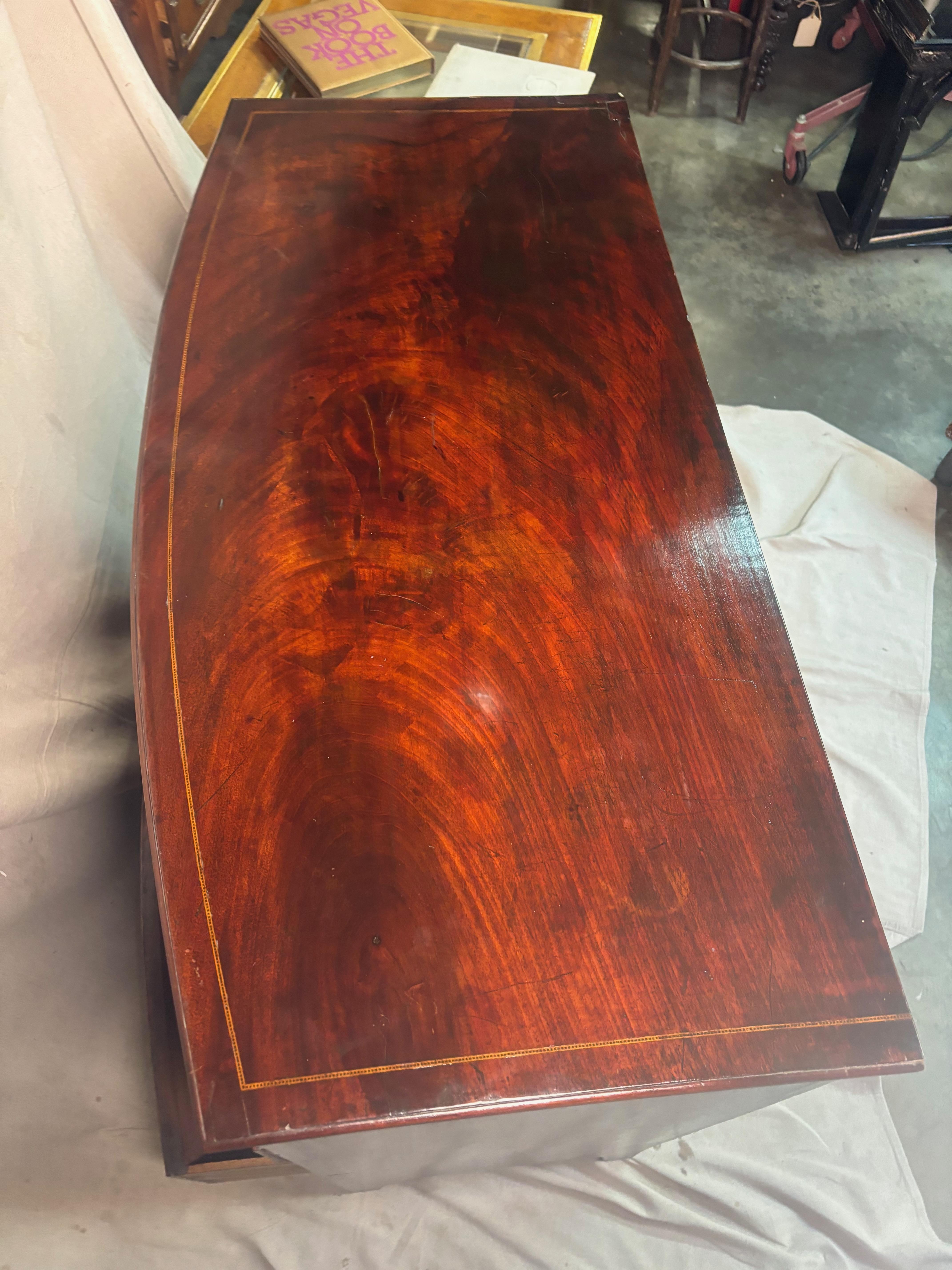 Georgian Bow Chested Chest of Drawers For Sale 1