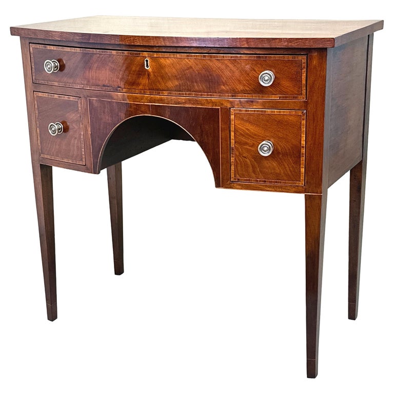 Bowfront Mahogany Dressing Table For Sale at 1stDibs