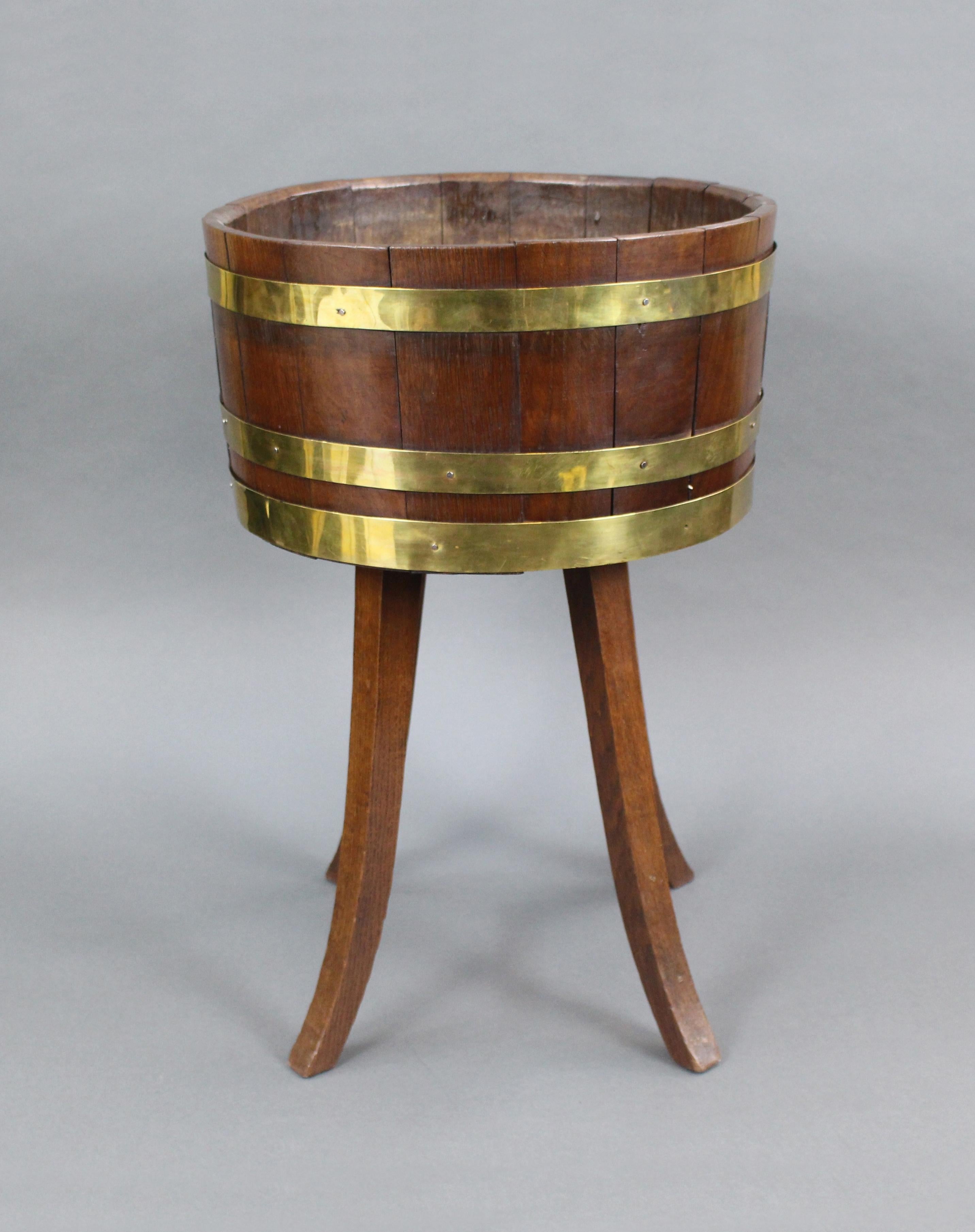 Georgian brass bound oak cellaret


Measures: Top diameter 40 cm 15 3/4 in

Height 58.5 cm 23 in
 


Composition Oak, brass bound

Condition Good condition commensurate with age
 

Offered for sale a very nice period Georgian