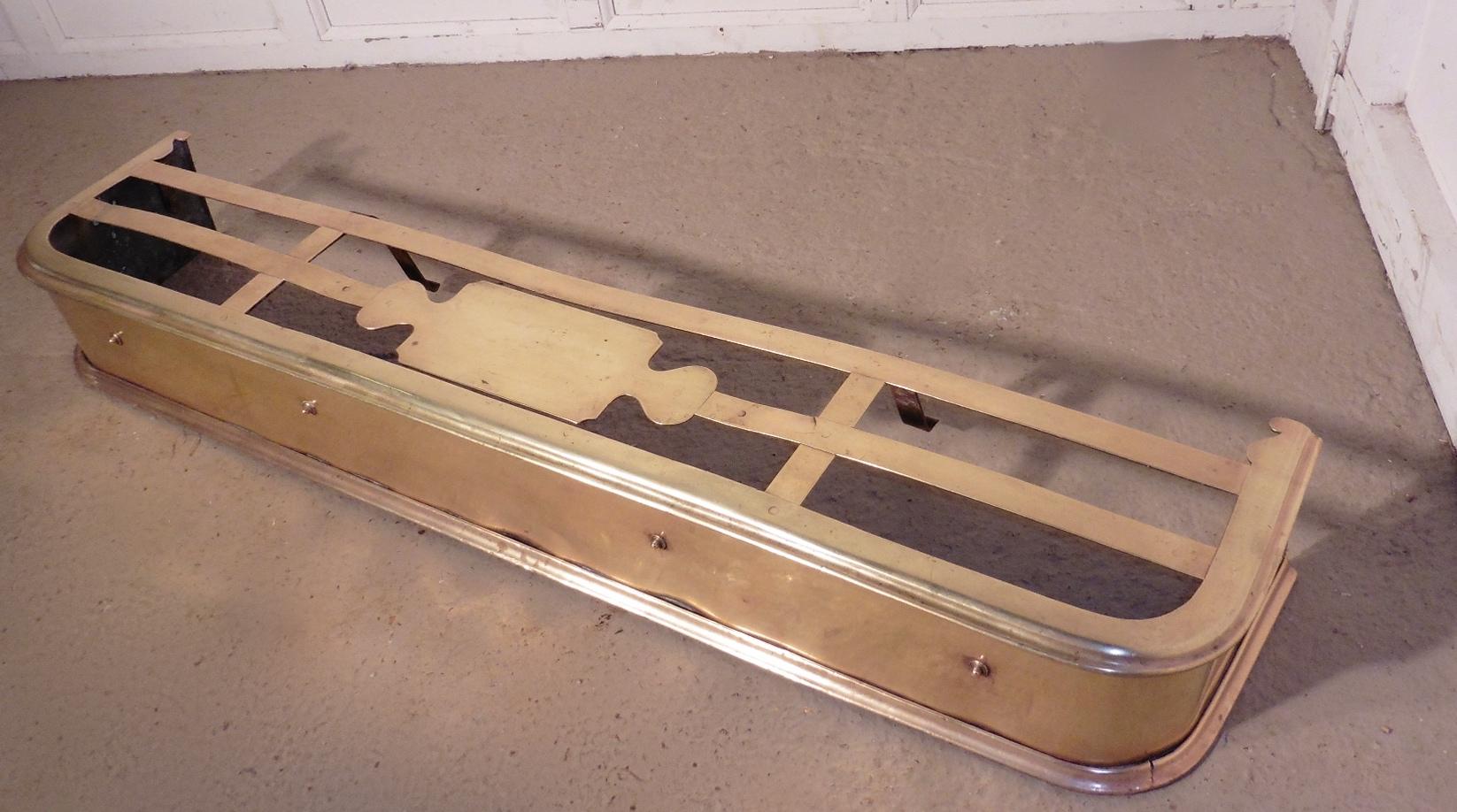 Georgian Brass Box or Range Fender In Good Condition For Sale In Chillerton, Isle of Wight