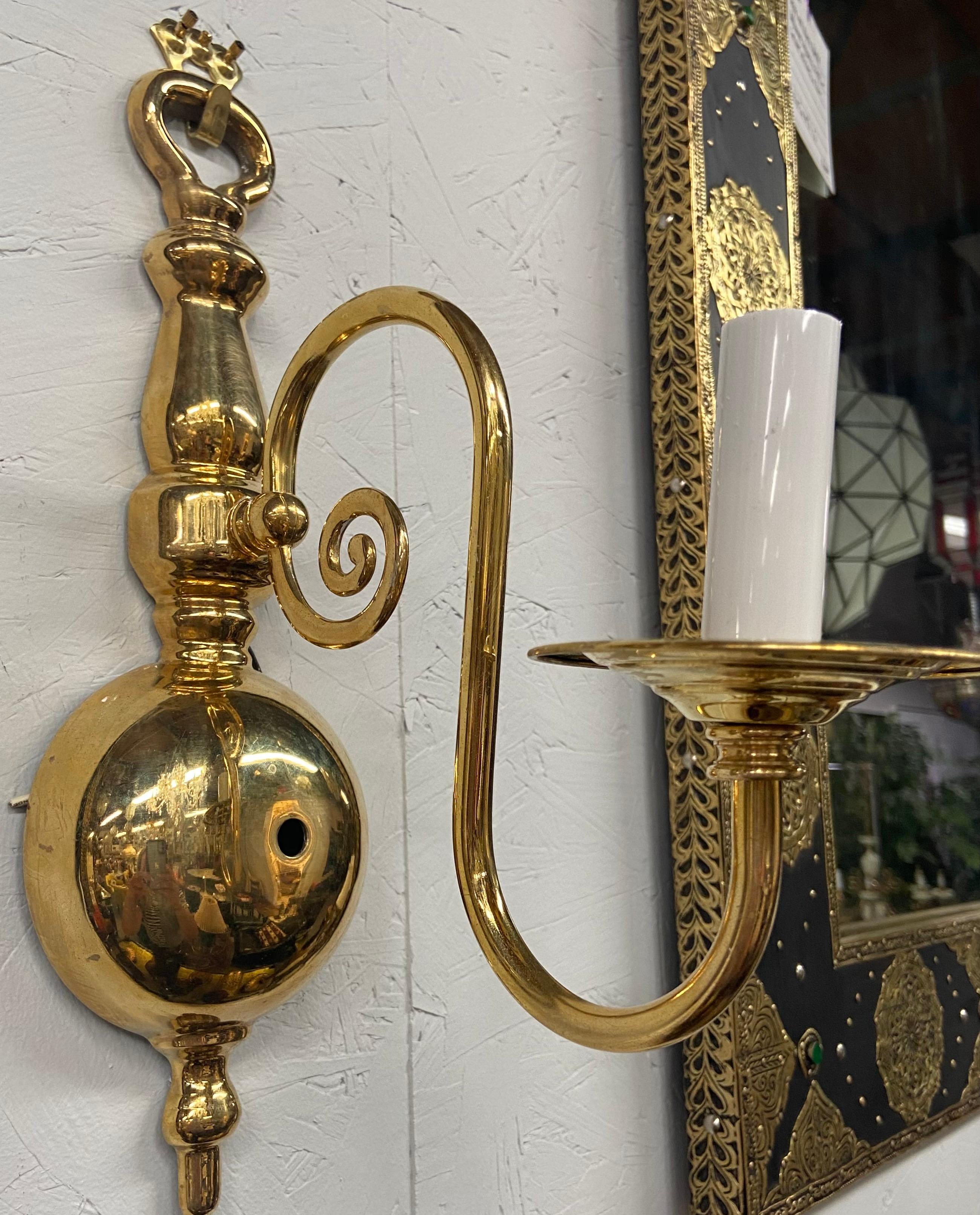 Georgian Brass Wall Sconce, a Pair In Good Condition For Sale In Plainview, NY