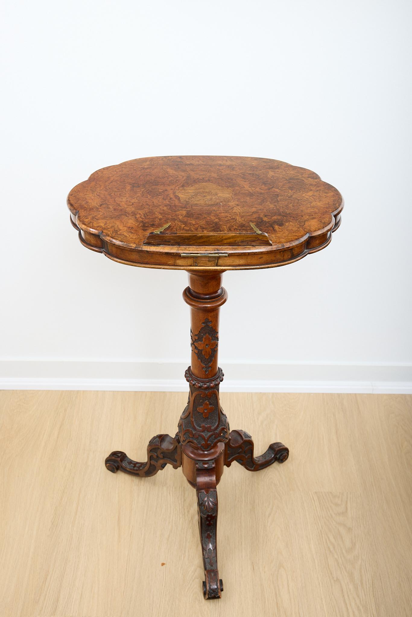 Carved Georgian Burled Walnut  Small Table bookstand For Sale
