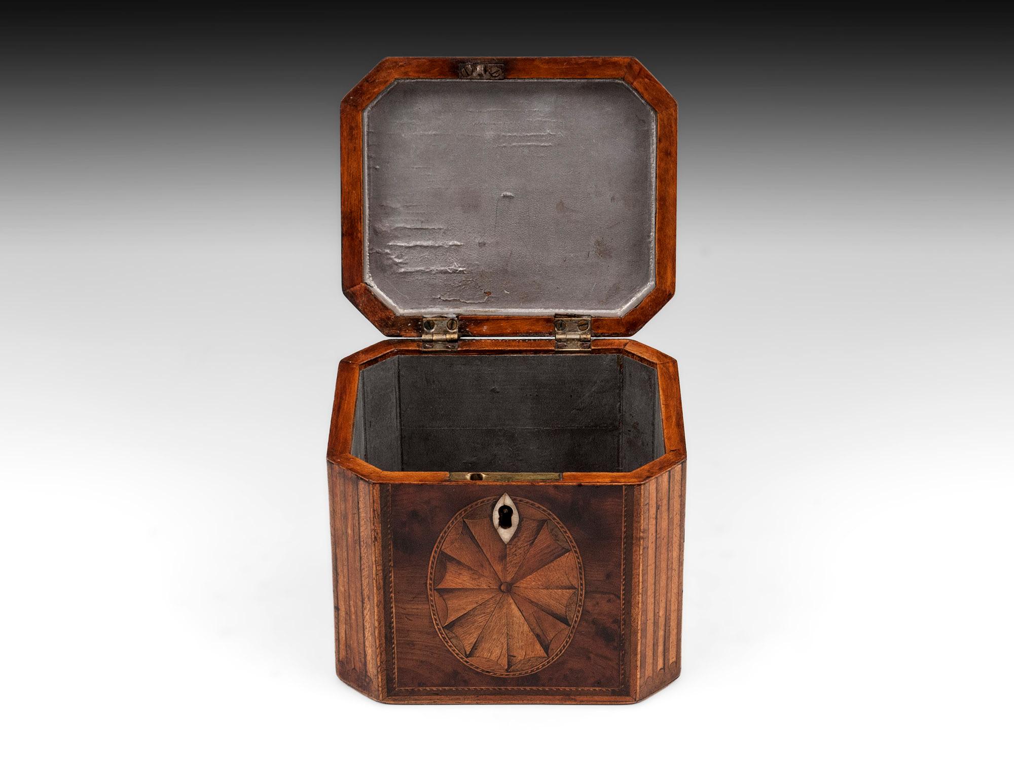 Georgian Burr Yew Tea Caddy In Good Condition For Sale In Northampton, GB