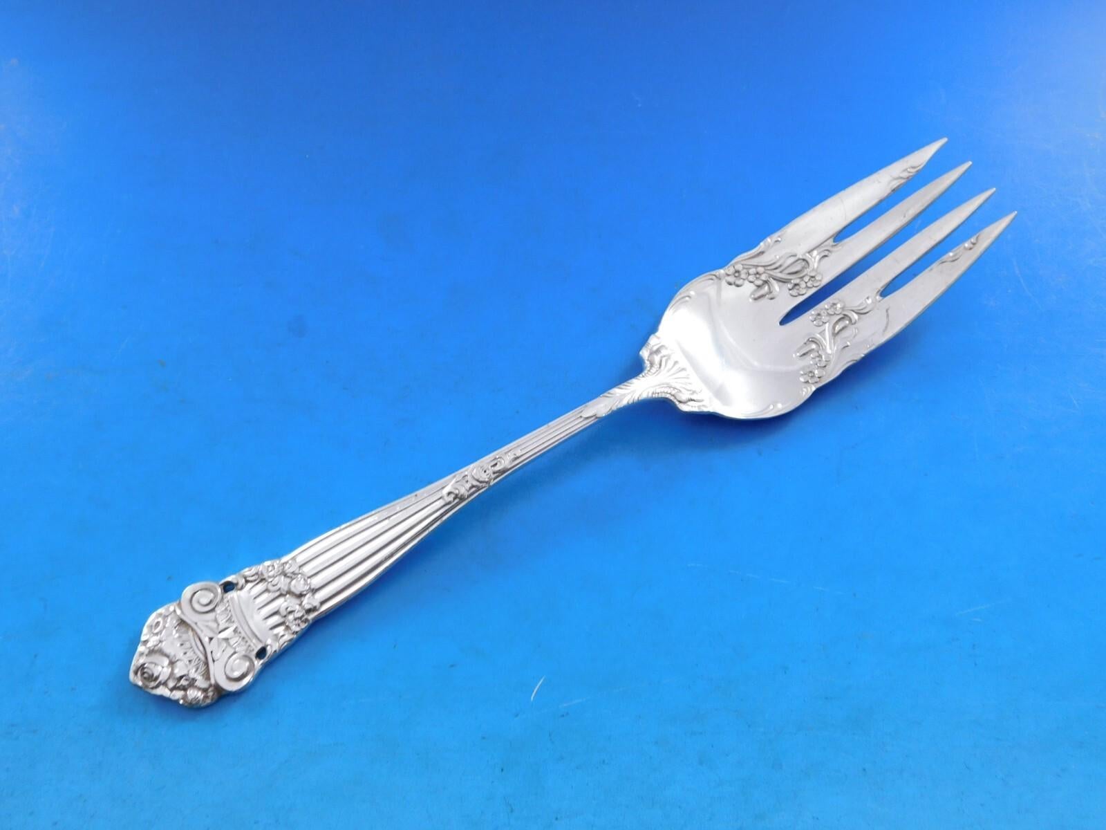 Georgian by Towle Sterling Silver Flatware Set for 12 Service 63 pieces In Excellent Condition For Sale In Big Bend, WI