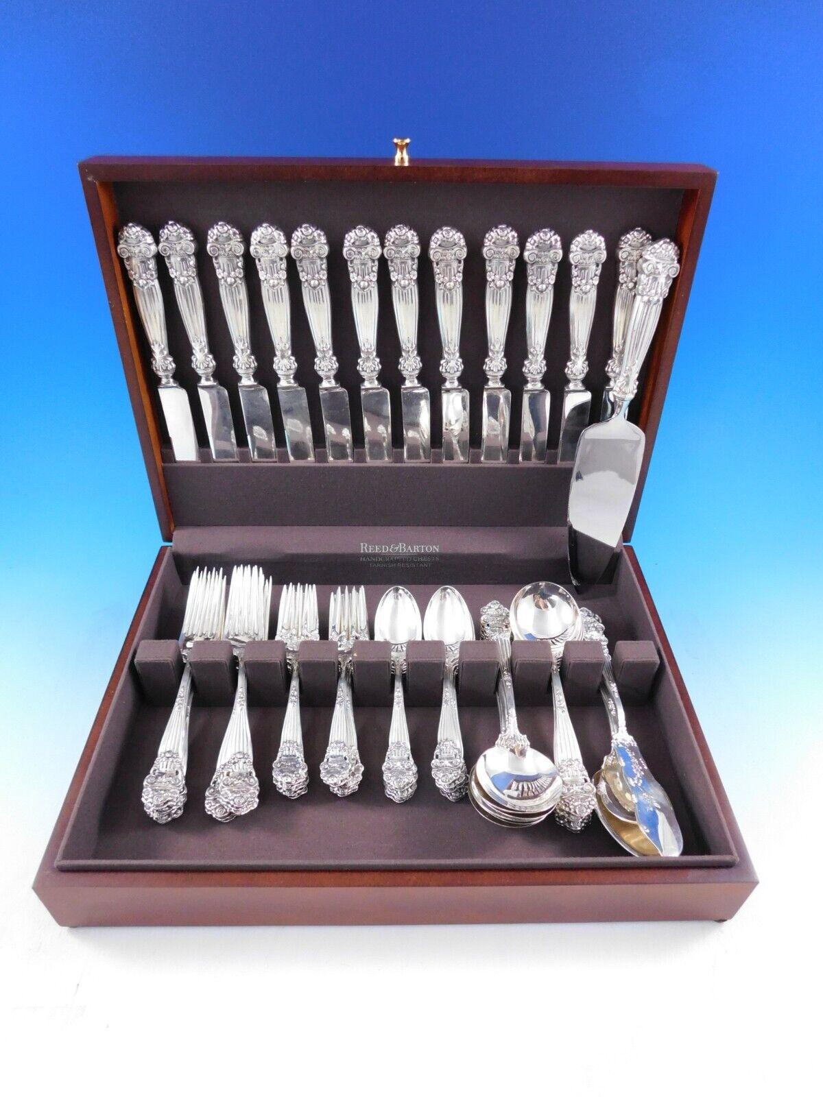 Set di posate in argento sterling Georgian by Towle, 64 pezzi. Questo set comprende:

12 coltelli, 9 1/4