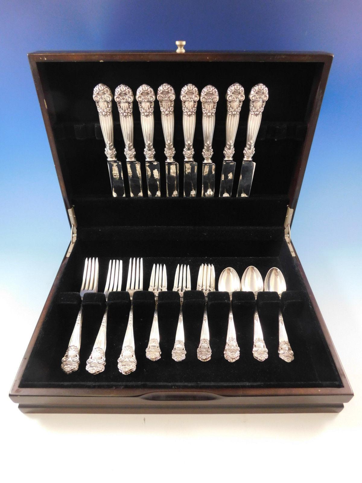 Georgian by Towle sterling silver flatware set-32 pieces. This set includes:

8 knives, 9