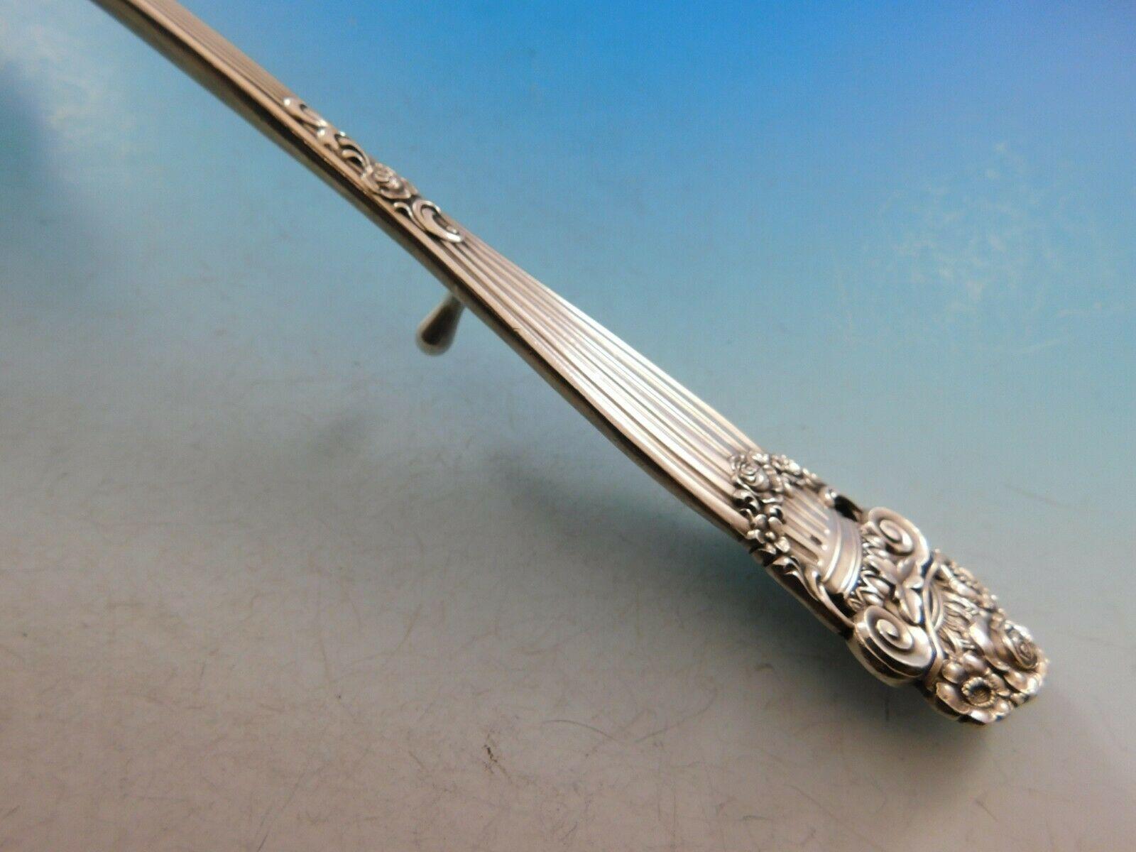 Georgian by Towle

The Georgian flatware pattern displays a cornucopia design of flowers and columns, reminiscent of the prosperity during the reign of King George V of Great Britain. Roses are evident throughout the handle, from top to bottom,