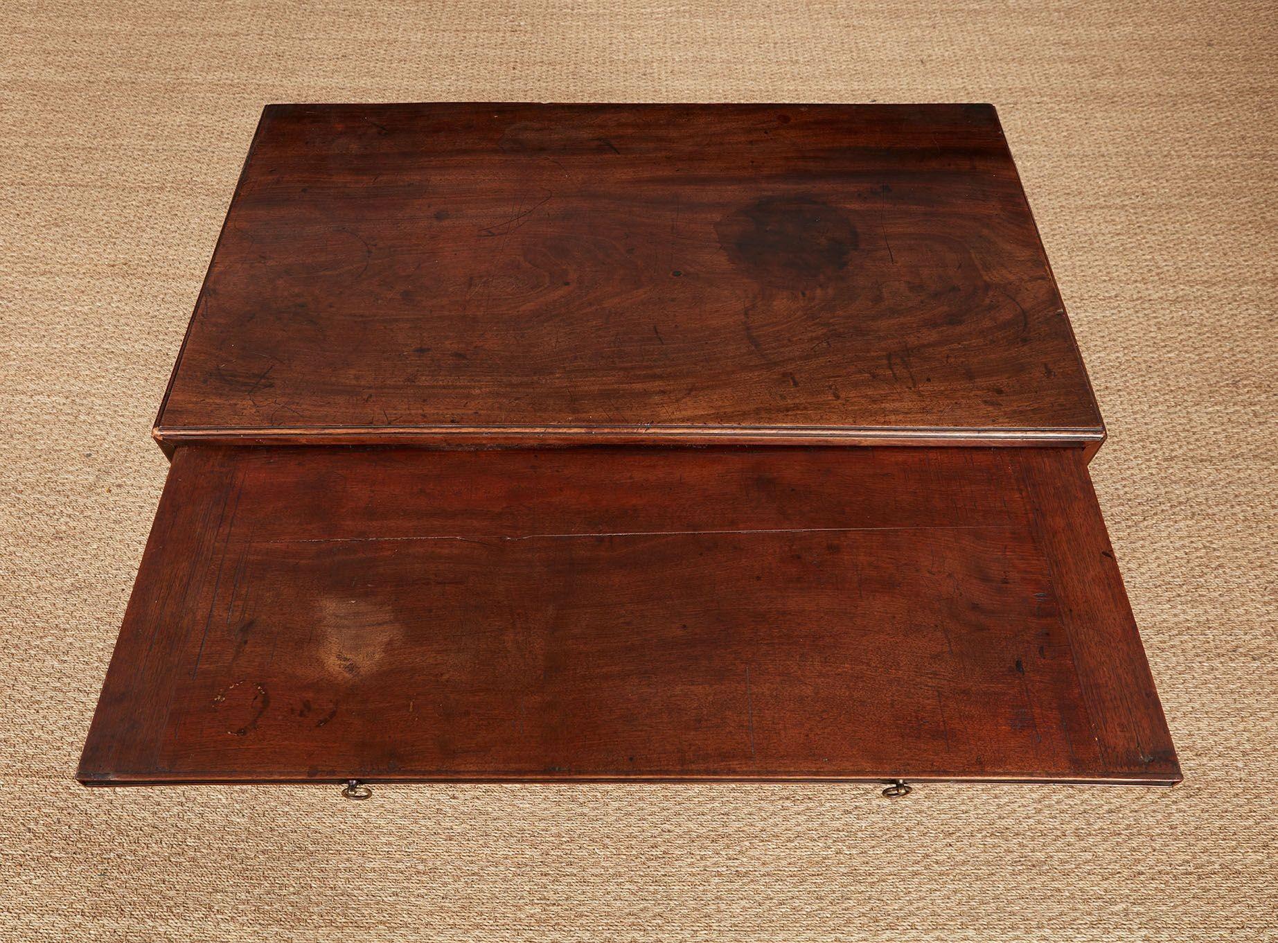 Falegnameria Cassettone georgiano per scapoli e ammogliati in vendita