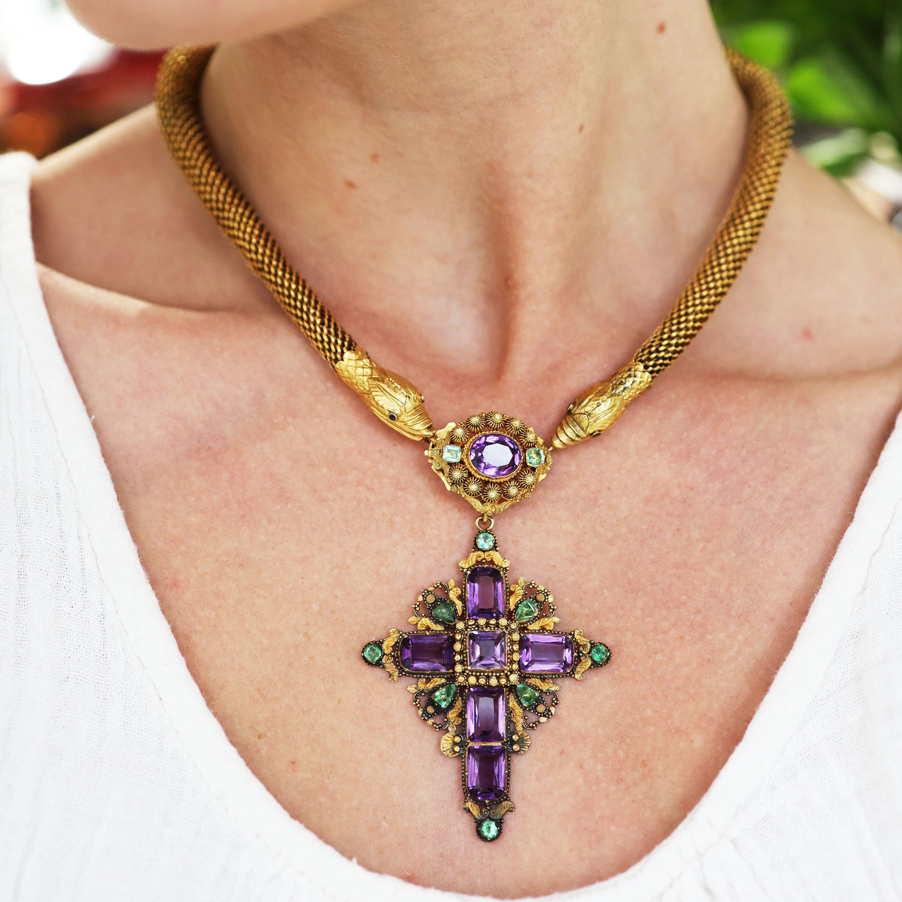 De las mujeres Collar georgiano Cannetille de oro de serpiente con colgante de amatista y cruz de esmeralda en venta