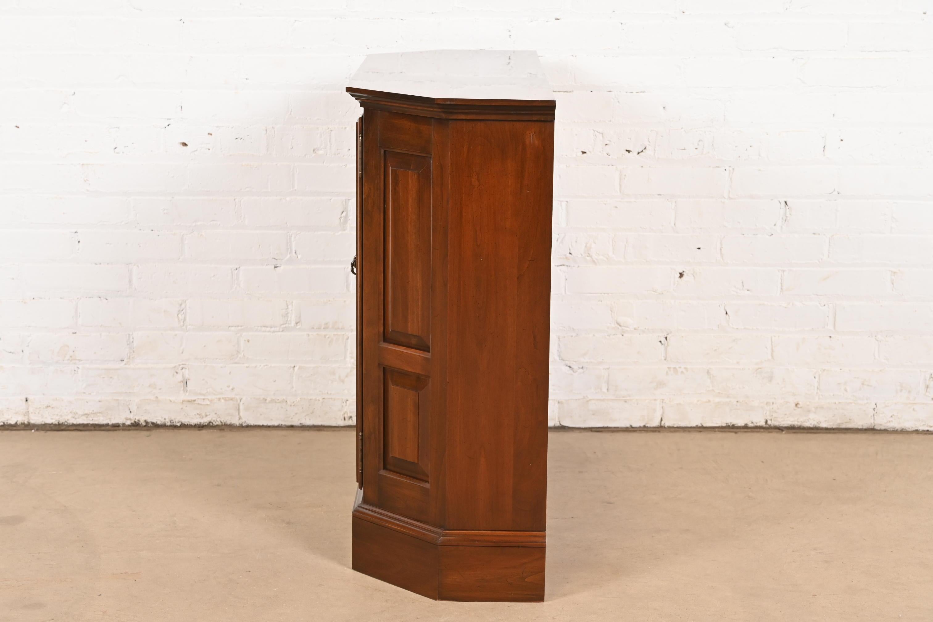Georgian Carved Cherry Wood Buffet Server or Bar Cabinet, Circa 1960 For Sale 4
