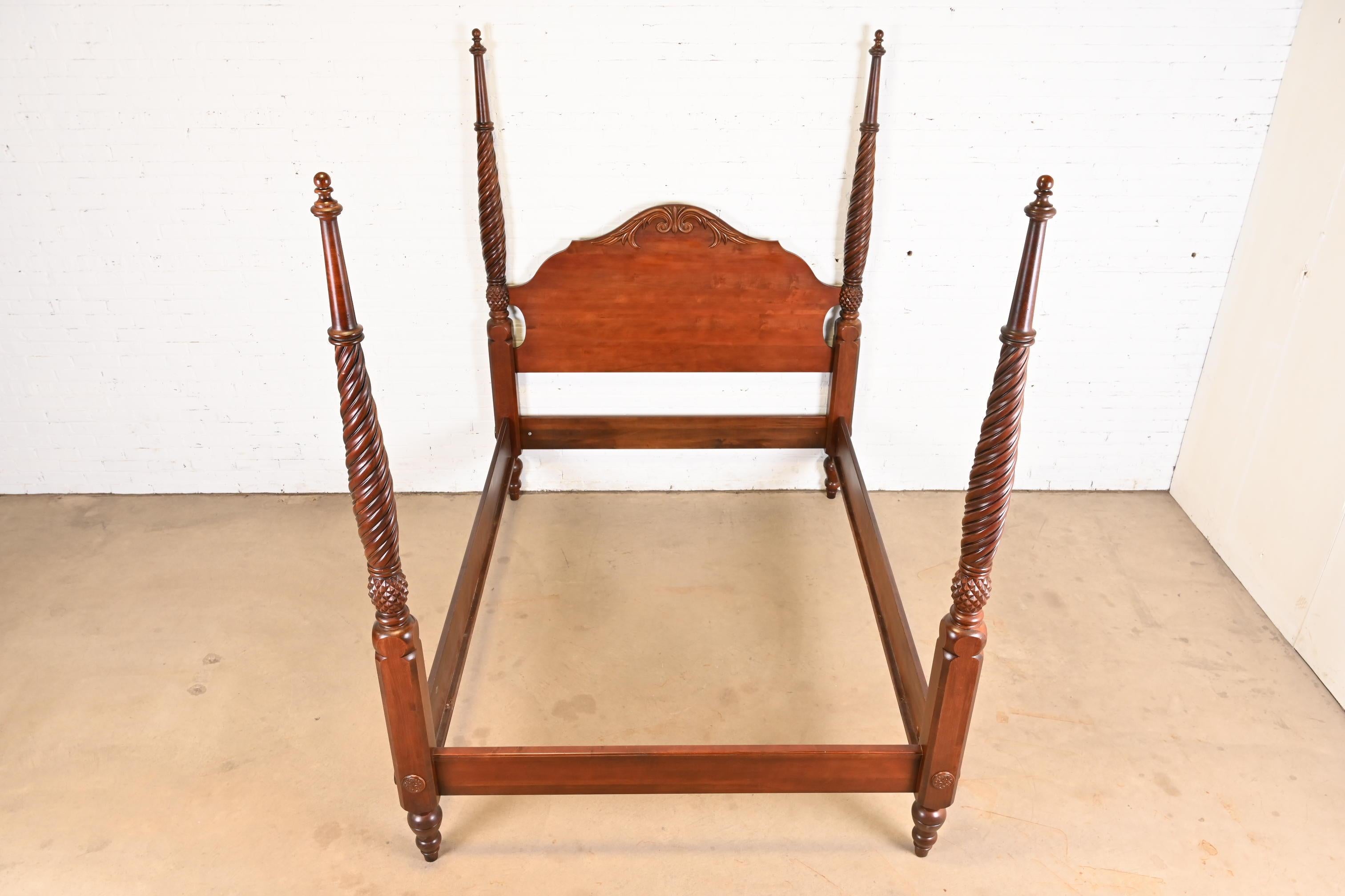 Georgian Carved Cherry Wood Queen Size Poster Bed In Good Condition For Sale In South Bend, IN