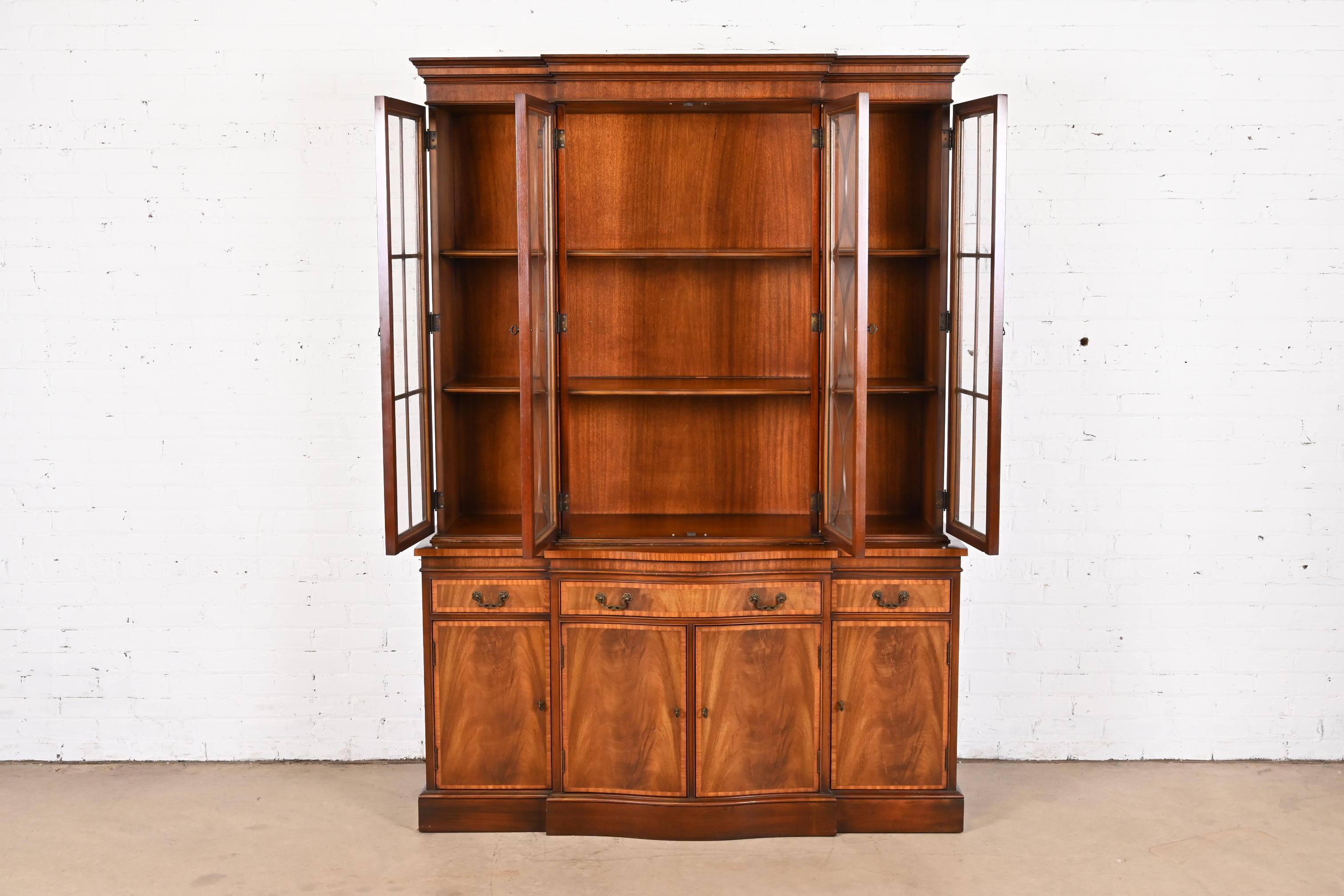 Georgian Carved Flame Mahogany Breakfront Bookcase Cabinet by Fancher, 1940s For Sale 4