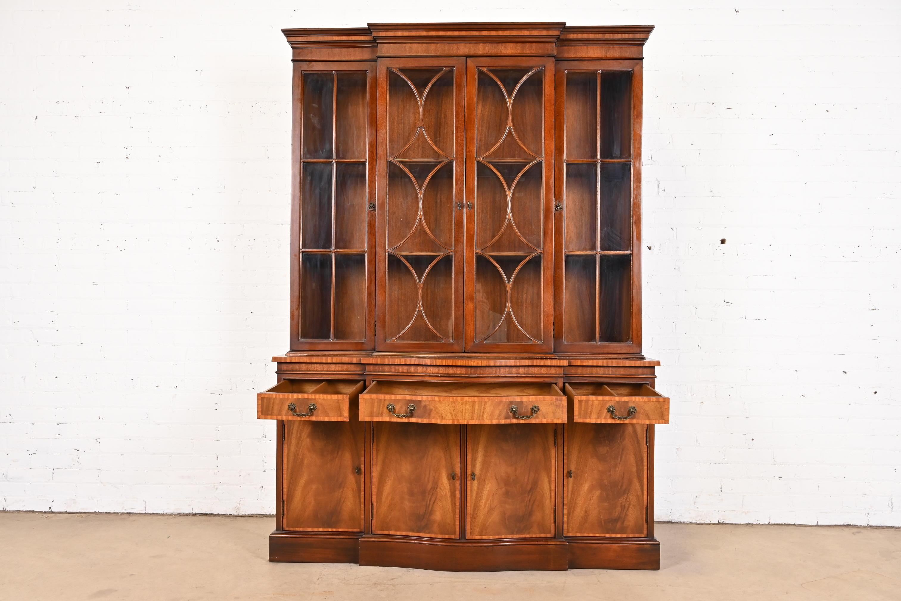 Georgian Carved Flame Mahogany Breakfront Bookcase Cabinet by Fancher, 1940s In Good Condition In South Bend, IN