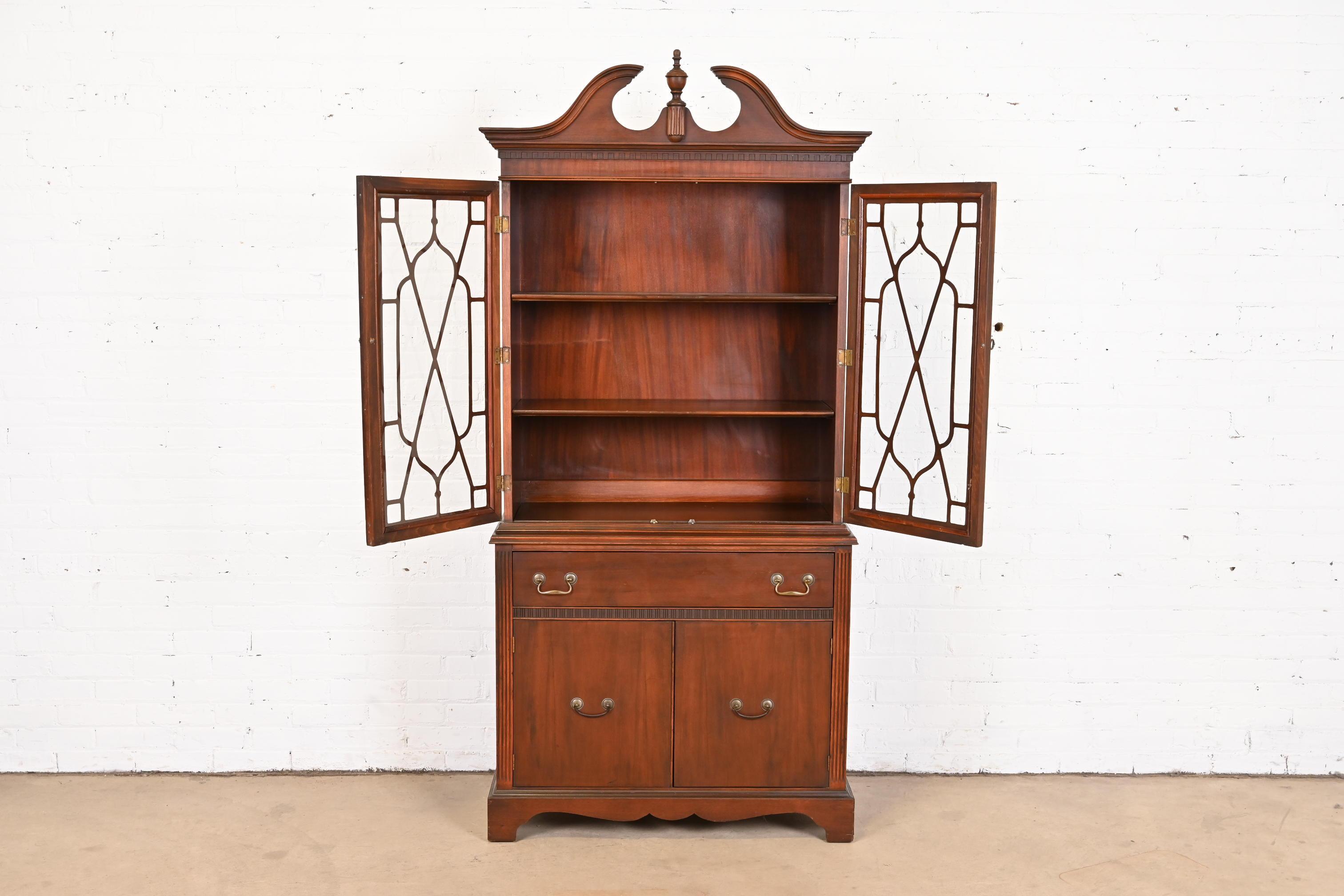 20th Century Georgian Carved Mahogany Breakfront Bookcase Cabinet