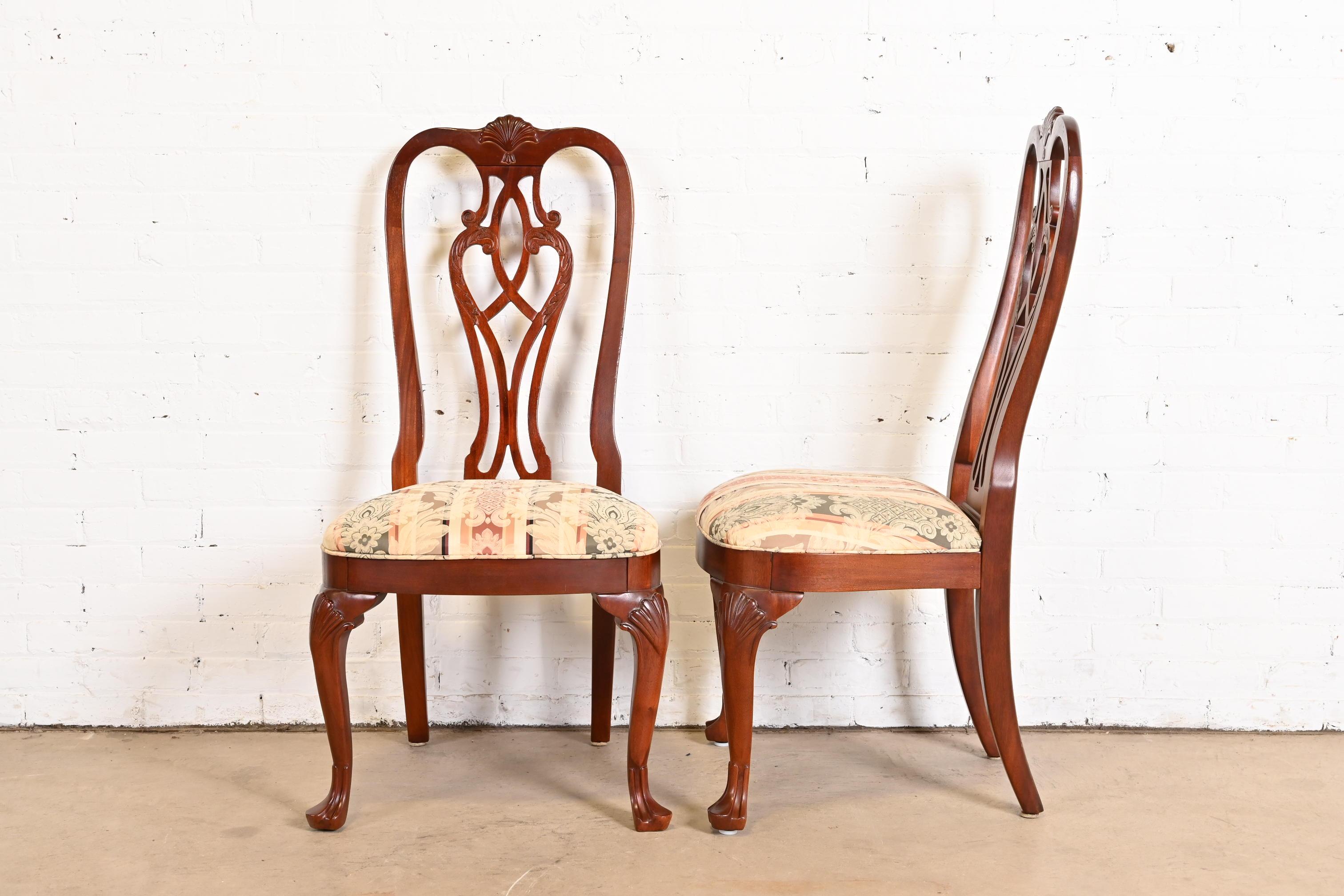 Georgian Carved Mahogany Dining Chairs, Set of Eight For Sale 1