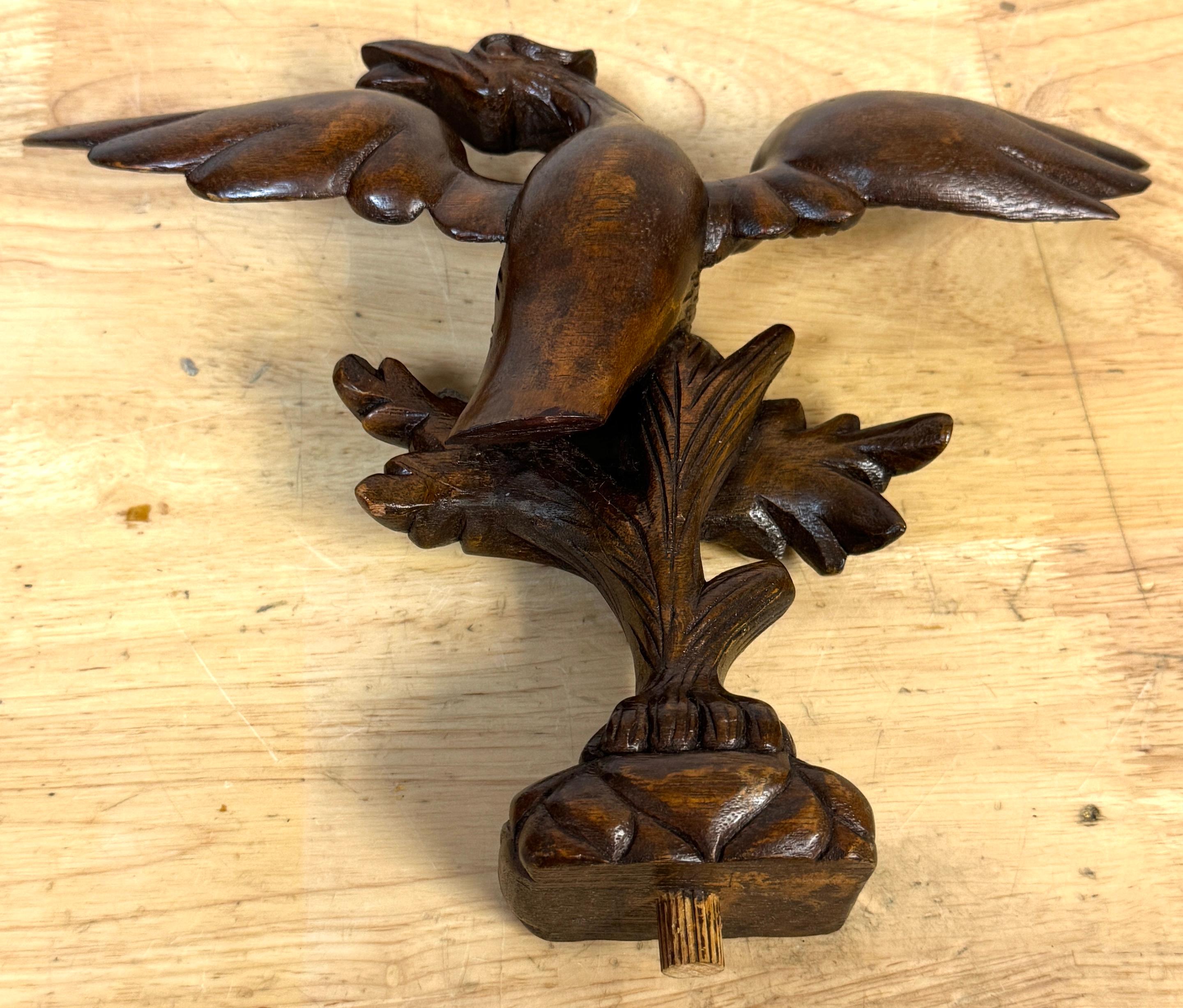 Georgian Carved Mahogany Eagle Ornament, in the Manner of Thomas Chippendale For Sale 10