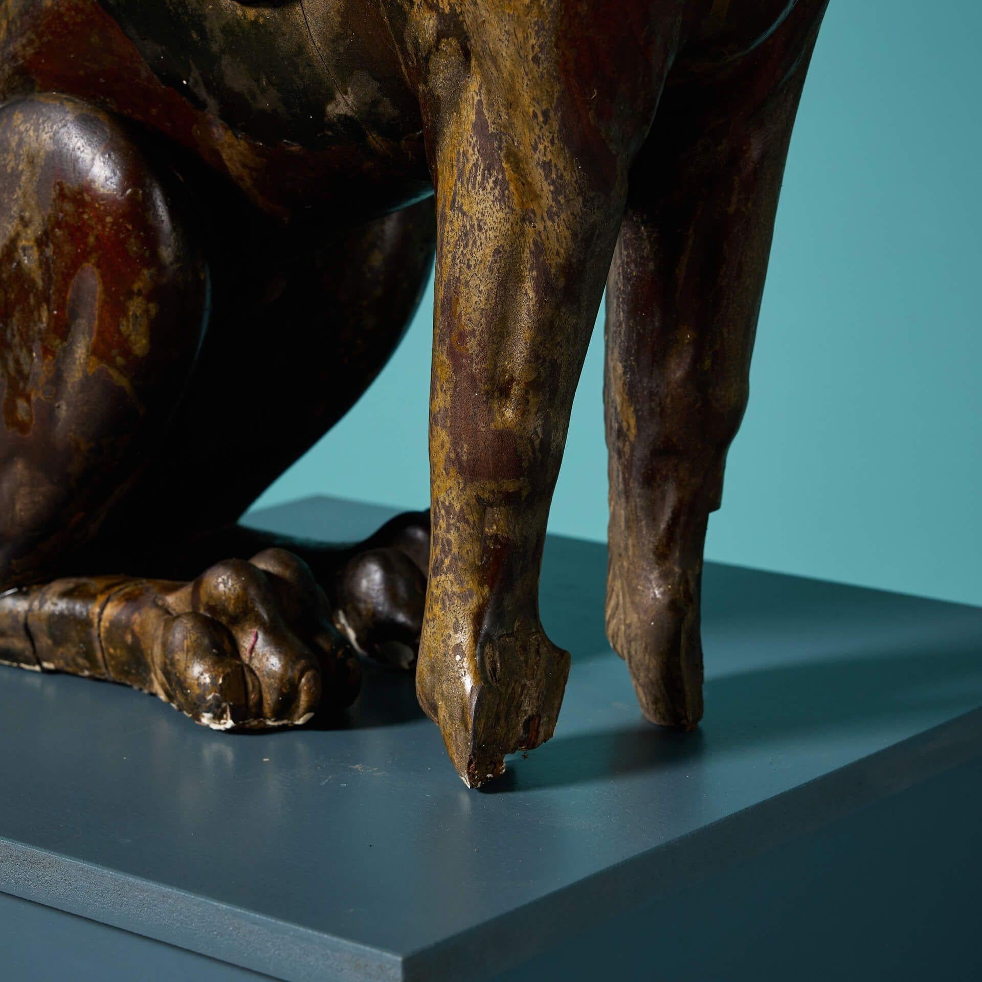 Georgianische geschnitzte Mahagoni Greifen Skulptur im Zustand „Relativ gut“ im Angebot in Wormelow, Herefordshire