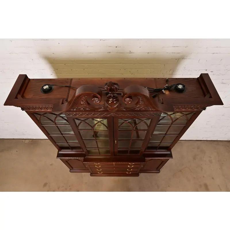 Georgian Carved Mahogany Lighted Breakfront Bookcase Cabinet by Craftique For Sale 6