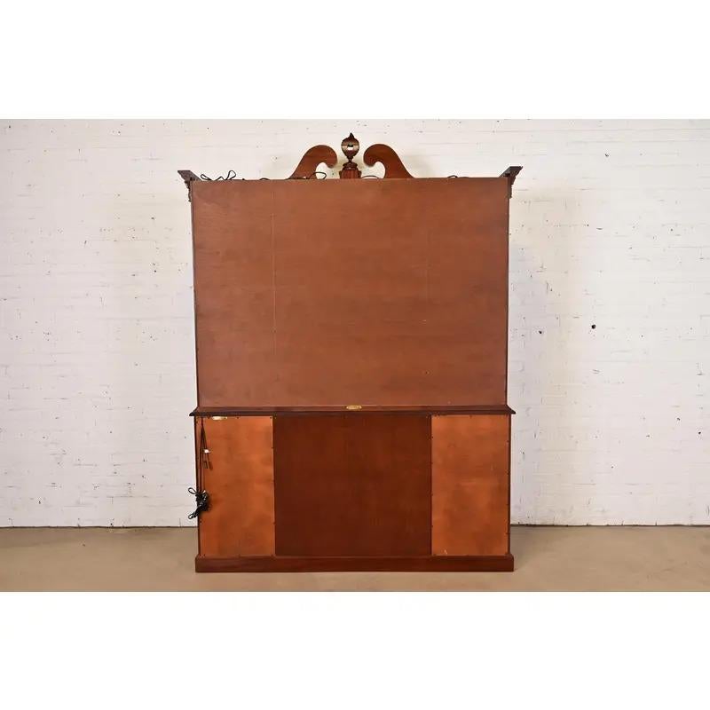 Georgian Carved Mahogany Lighted Breakfront Bookcase Cabinet by Craftique For Sale 8