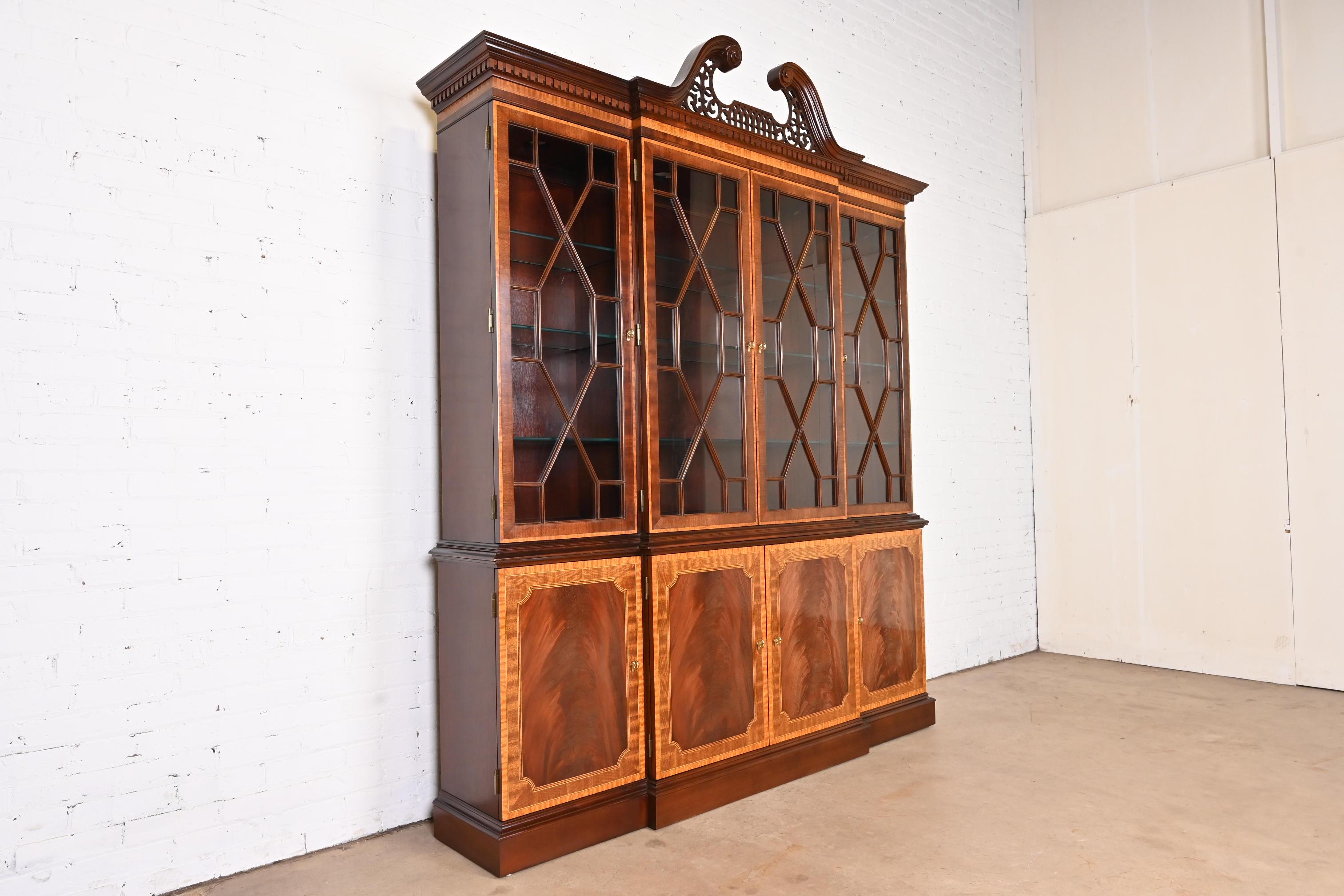 Georgian Carved Mahogany Lighted Breakfront Bookcase Cabinet by Craftique In Good Condition In South Bend, IN