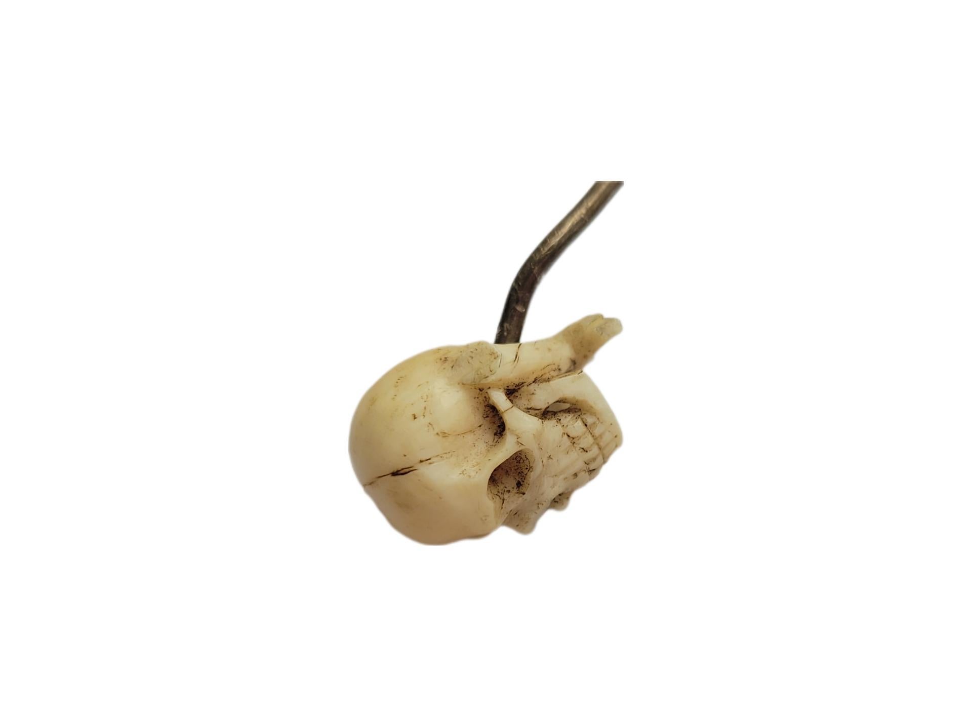 Men's Georgian Carved Memento Mori Skull Stick Pin For Sale