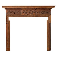 Cheminée géorgienne en pin sculpté