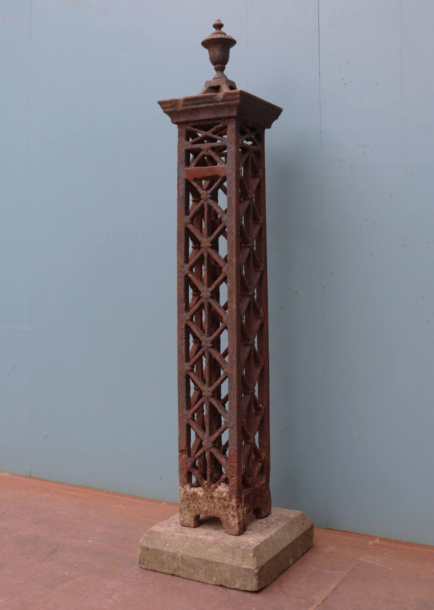Georgian Cast Iron Garden Obelisk In Fair Condition For Sale In Wormelow, Herefordshire