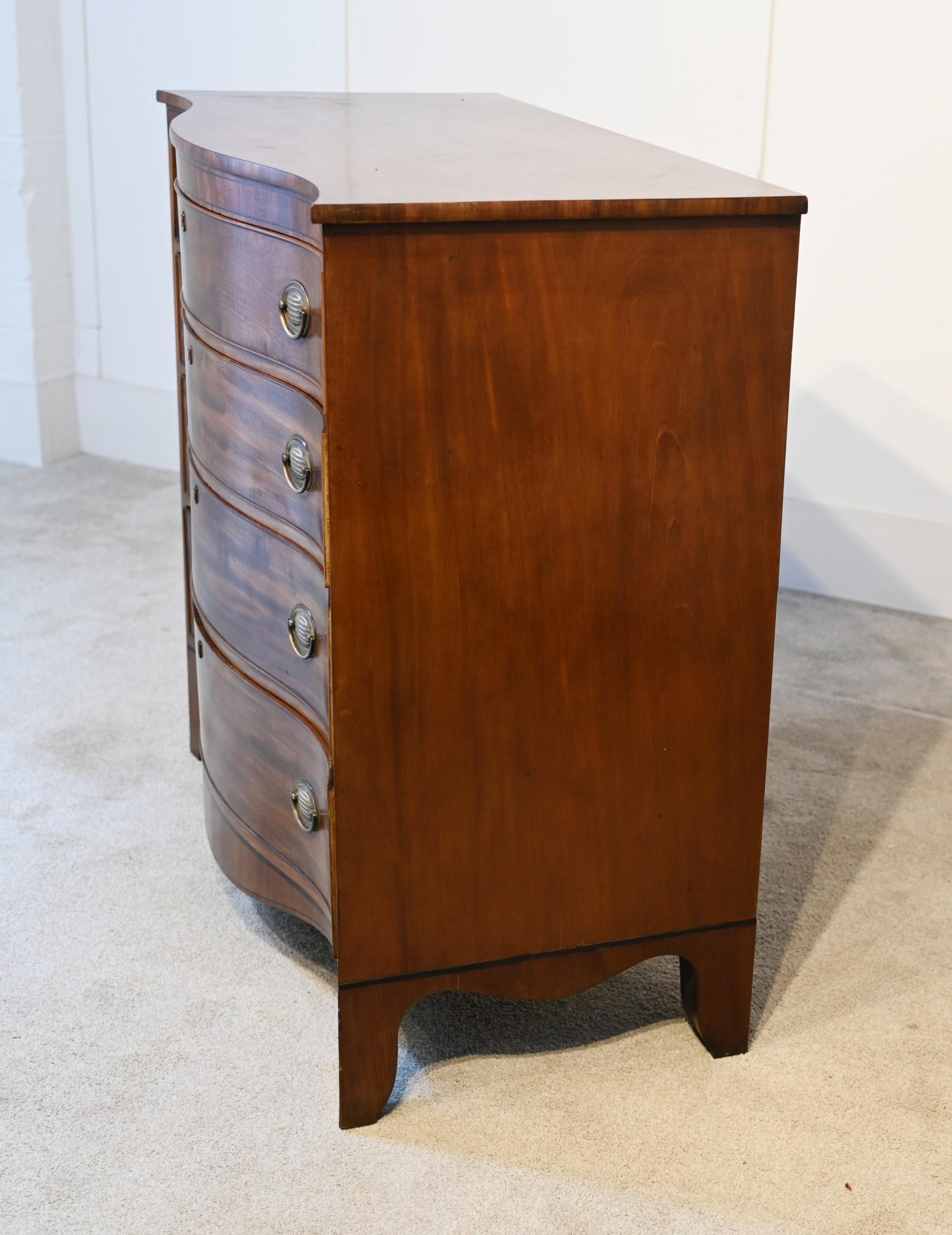 Early 19th Century Georgian Chest of Drawers Bow Front Mahogany Commode