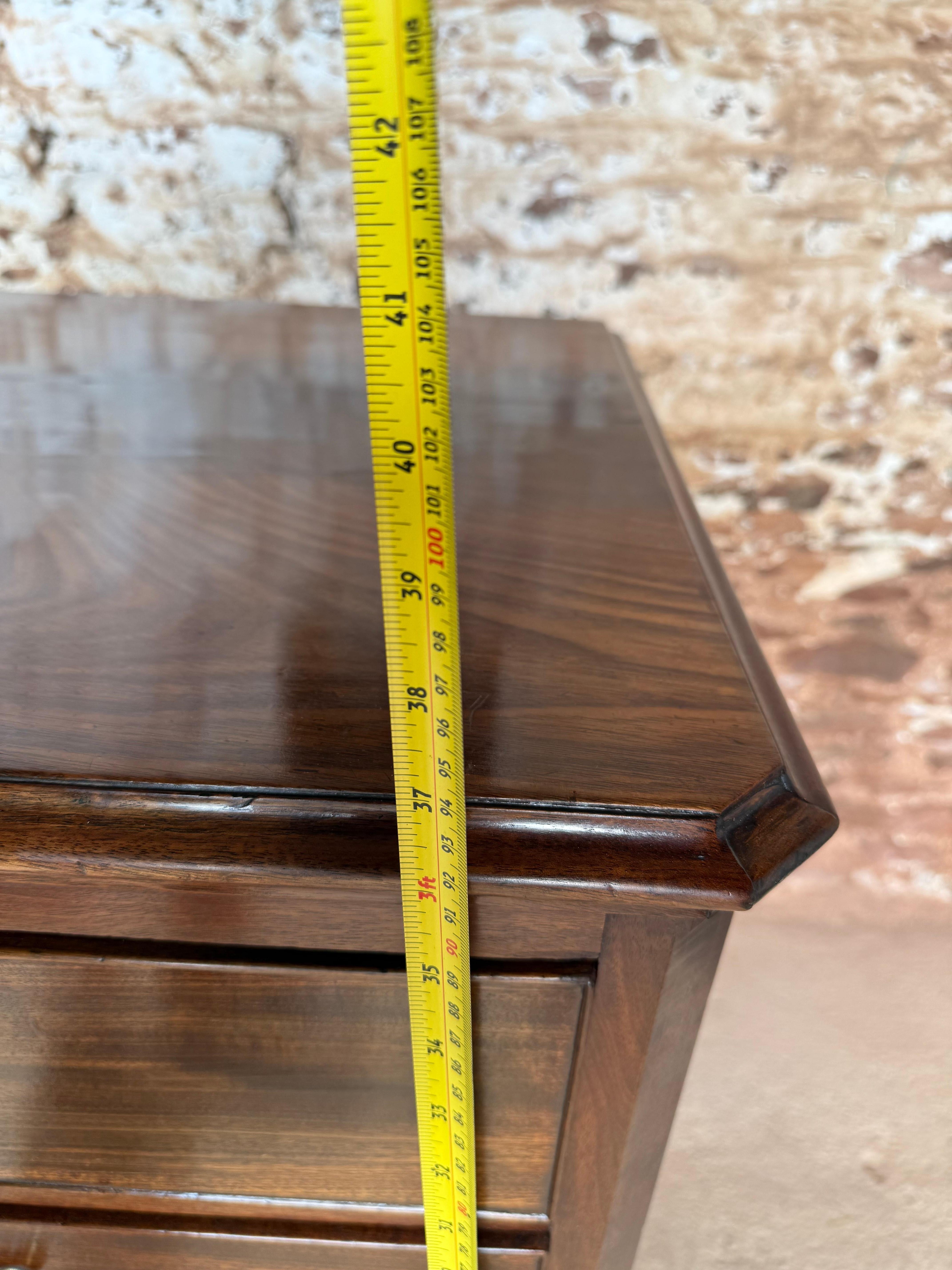 Georgian chest of drawers 9