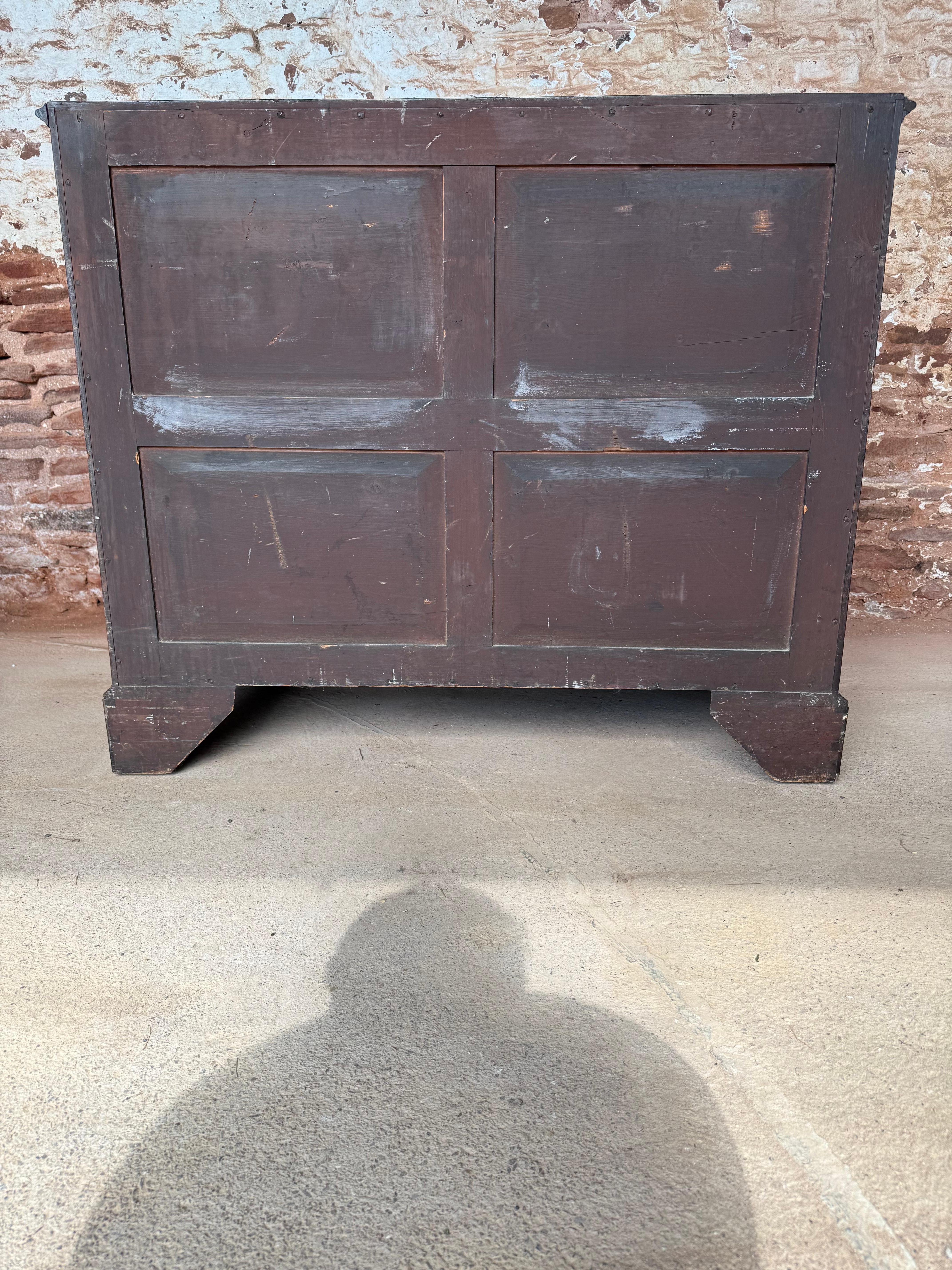 Georgian chest of drawers 10
