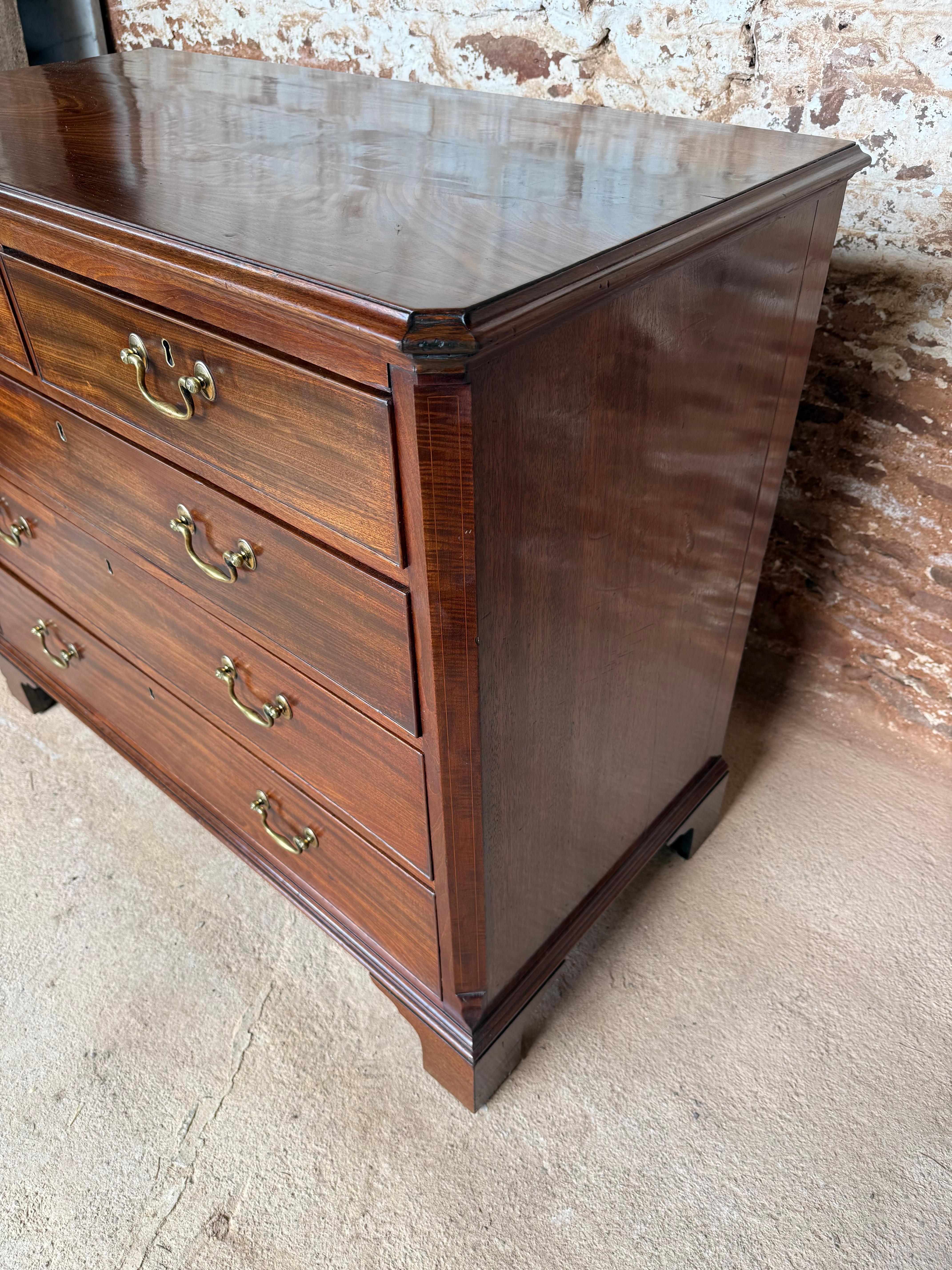 Georgian chest of drawers In Good Condition In Budleigh Salterton, GB