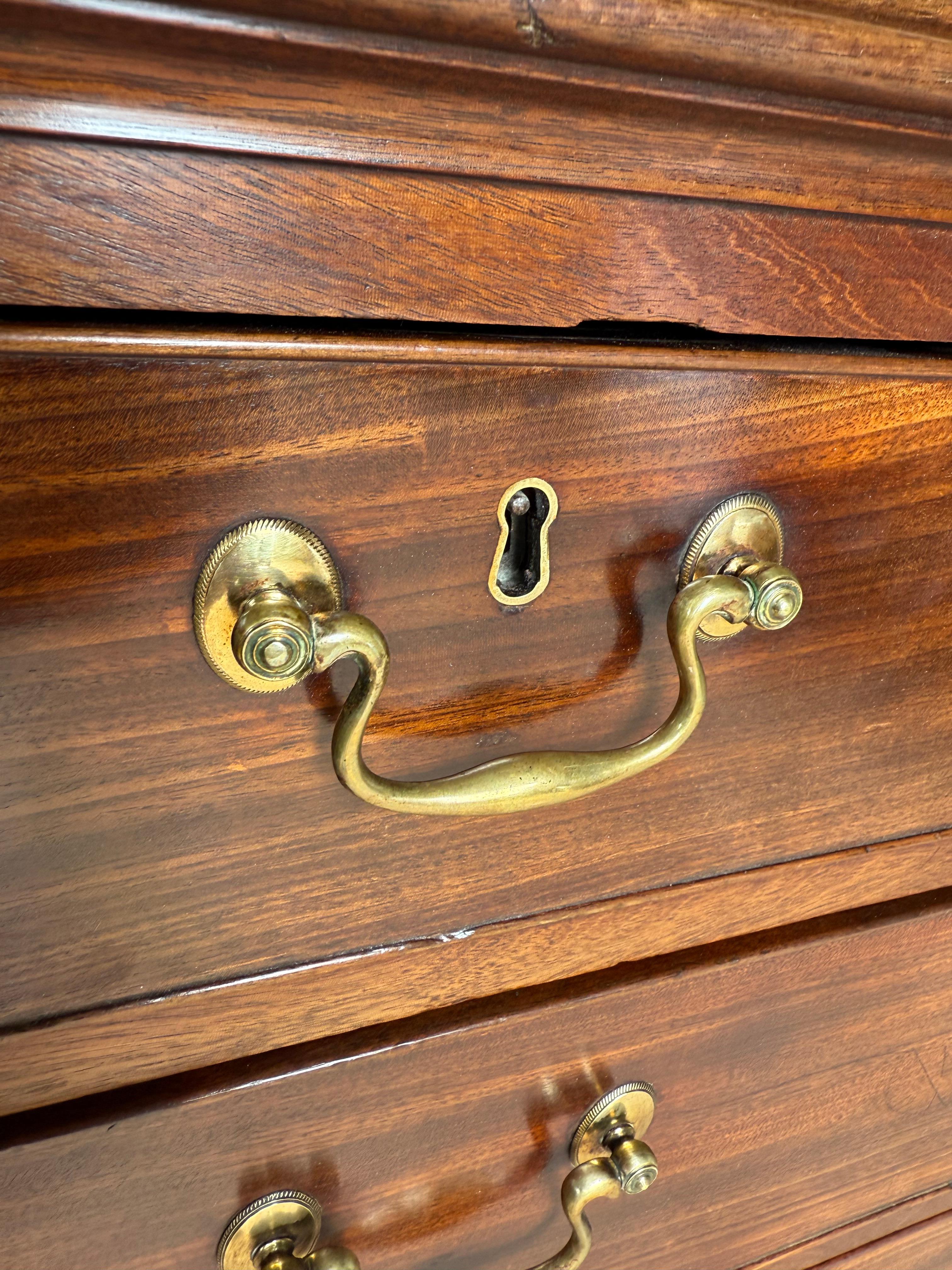 Georgian chest of drawers 1