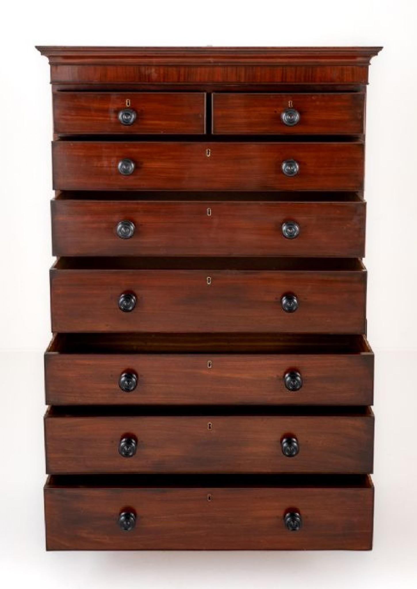 Here we have a good quality mahogany chest on chest.
Raised upon typical georgian bracket feet.
Georgian era
The lower section having 3 oak lined drawers and the upper section having 2 over 3 oak lined Drawers with Turned Knobs.
(note the Fine